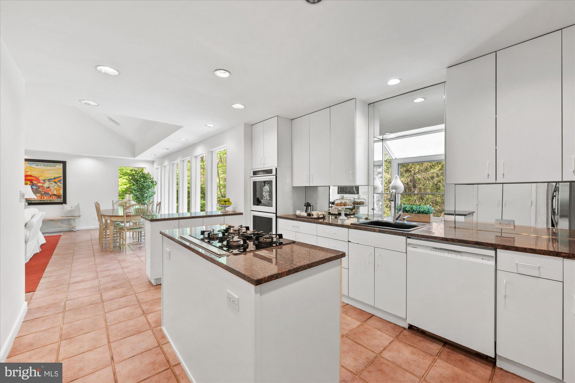 CONGRESSIONAL MANOR - Residential