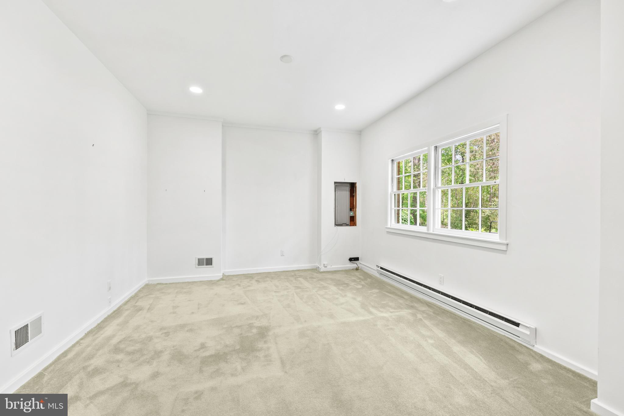 CONGRESSIONAL MANOR - Residential