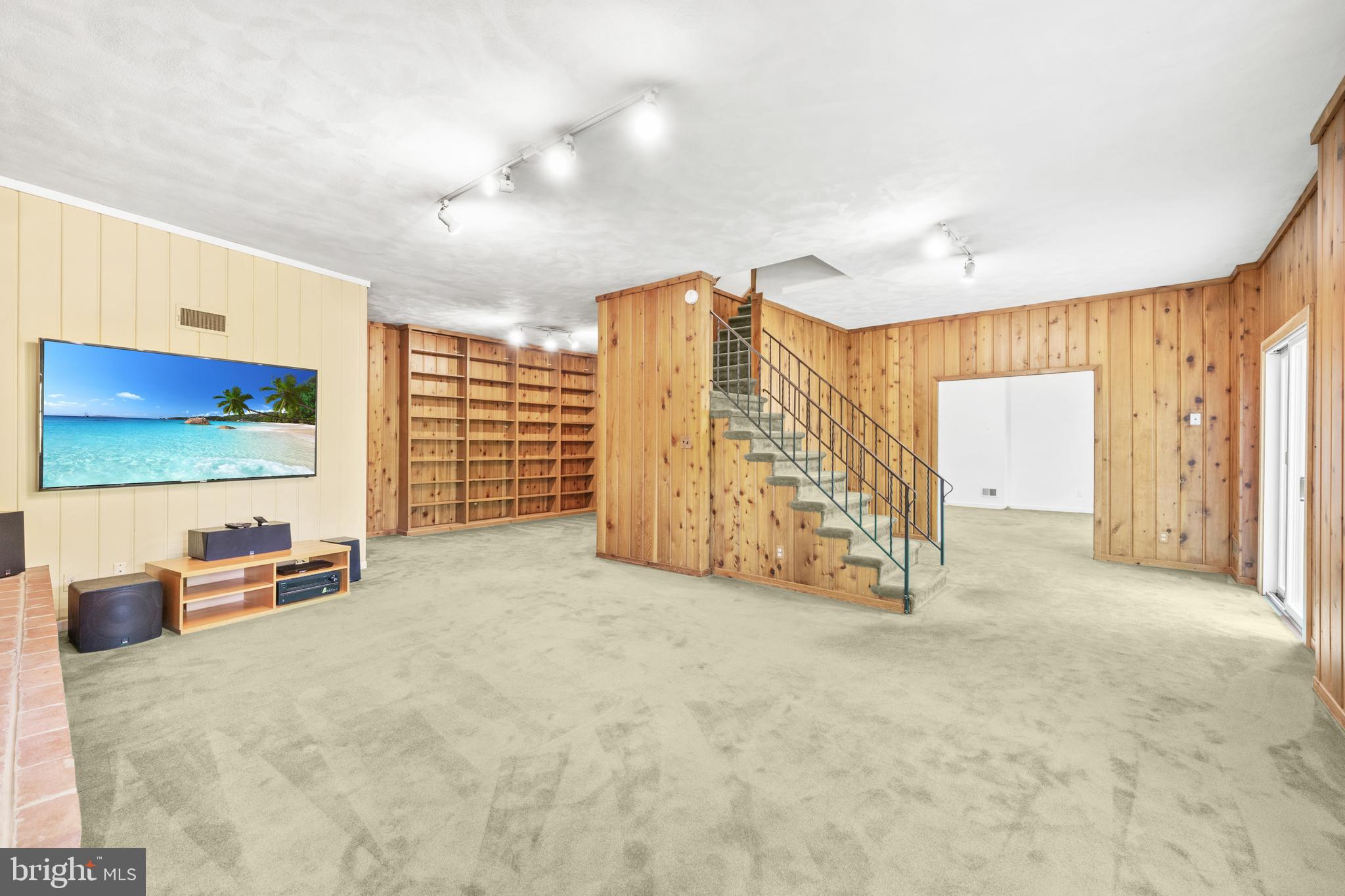 CONGRESSIONAL MANOR - Residential