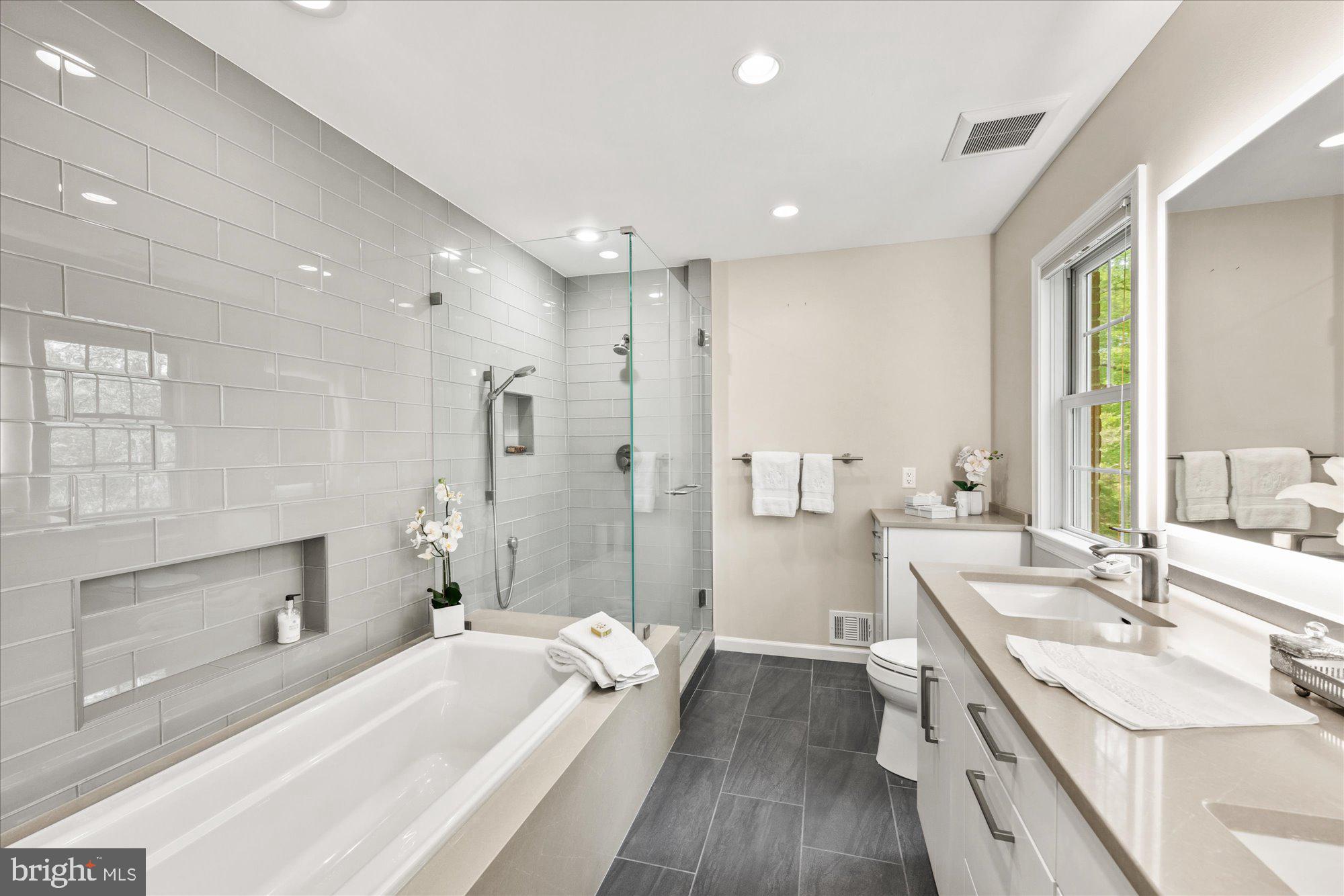 CONGRESSIONAL MANOR - Residential