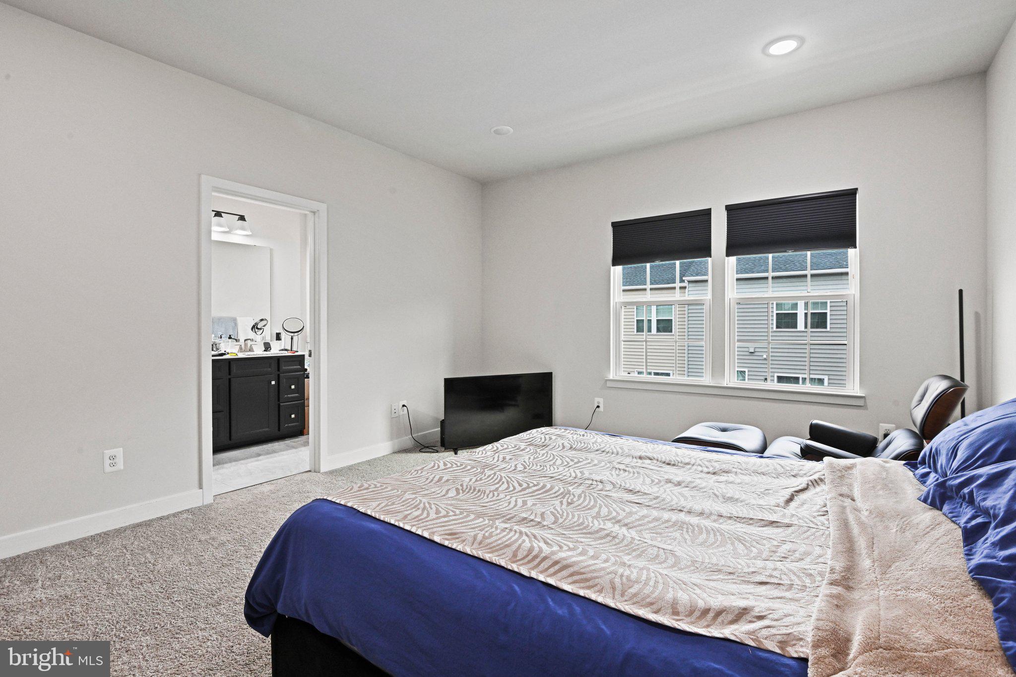 ARCOLA TOWN CENTER - Residential