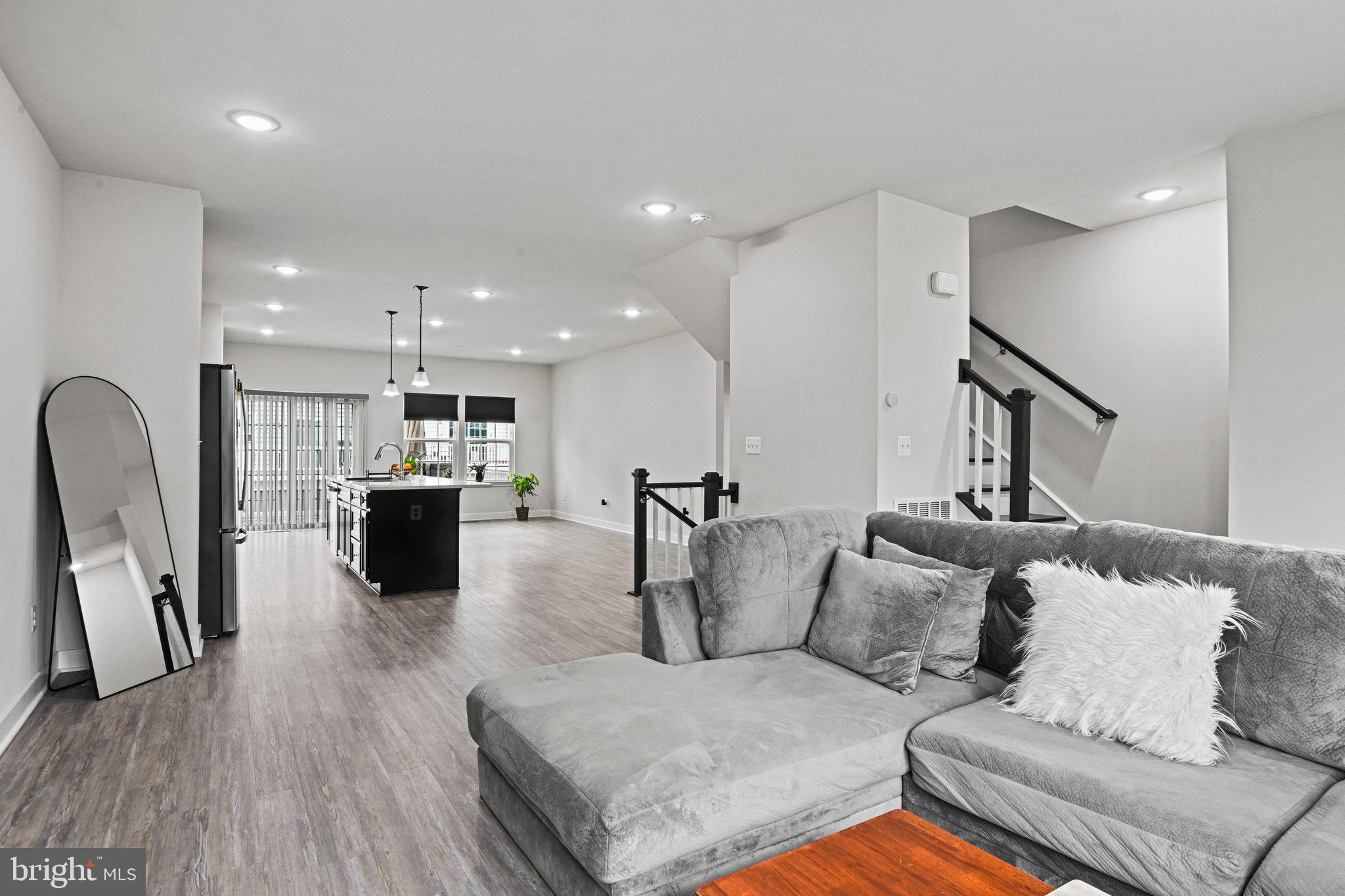 ARCOLA TOWN CENTER - Residential