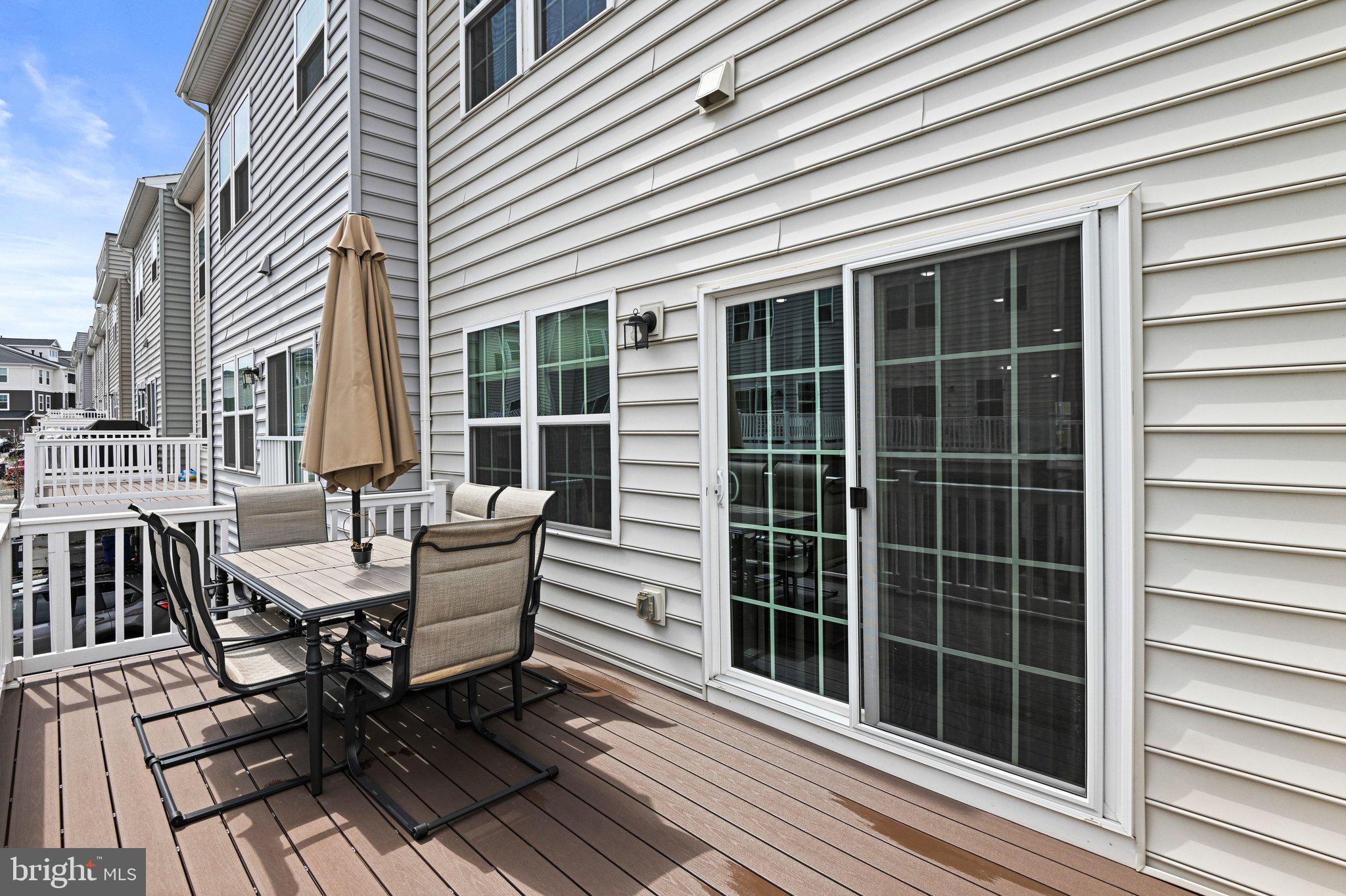 ARCOLA TOWN CENTER - Residential