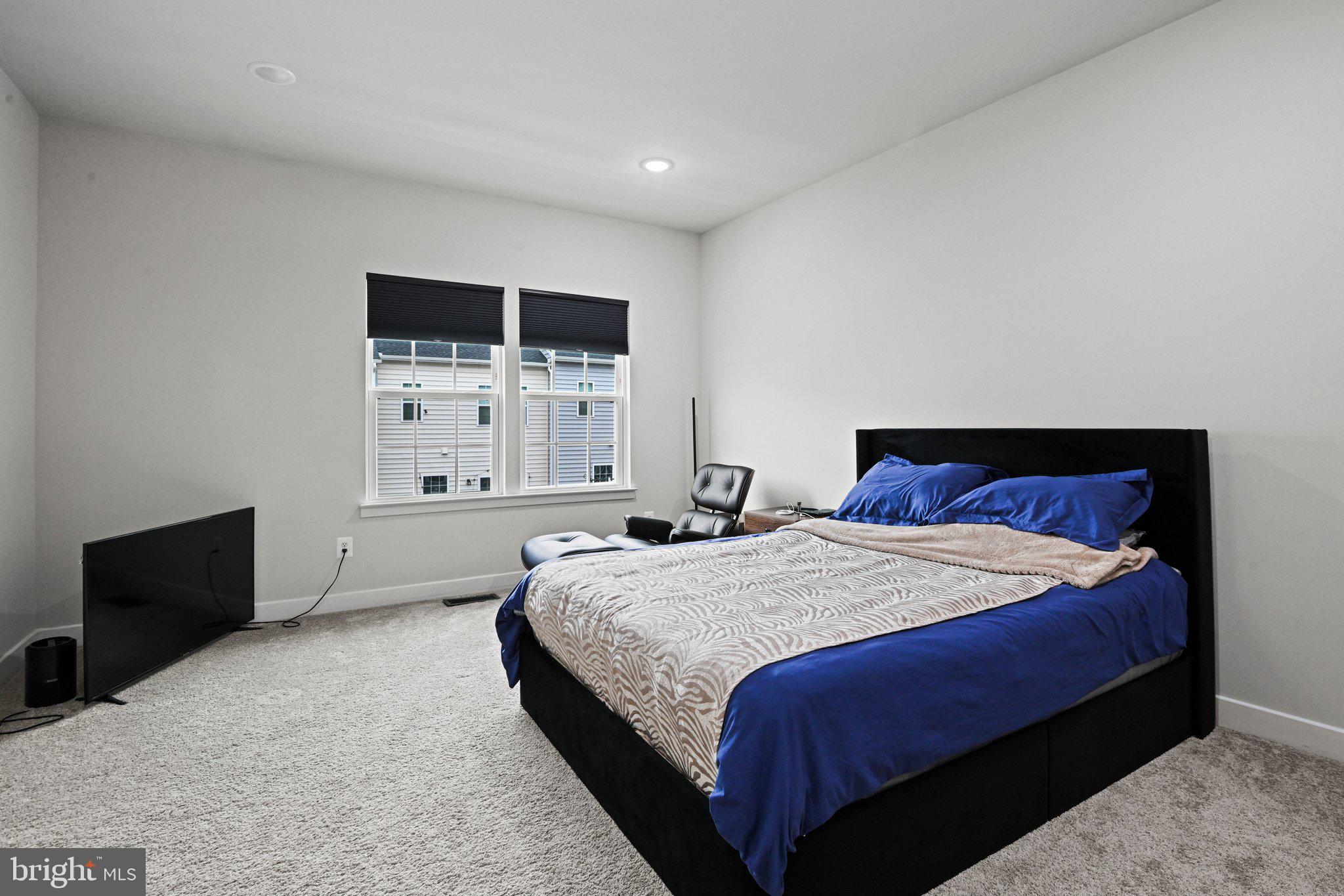 ARCOLA TOWN CENTER - Residential