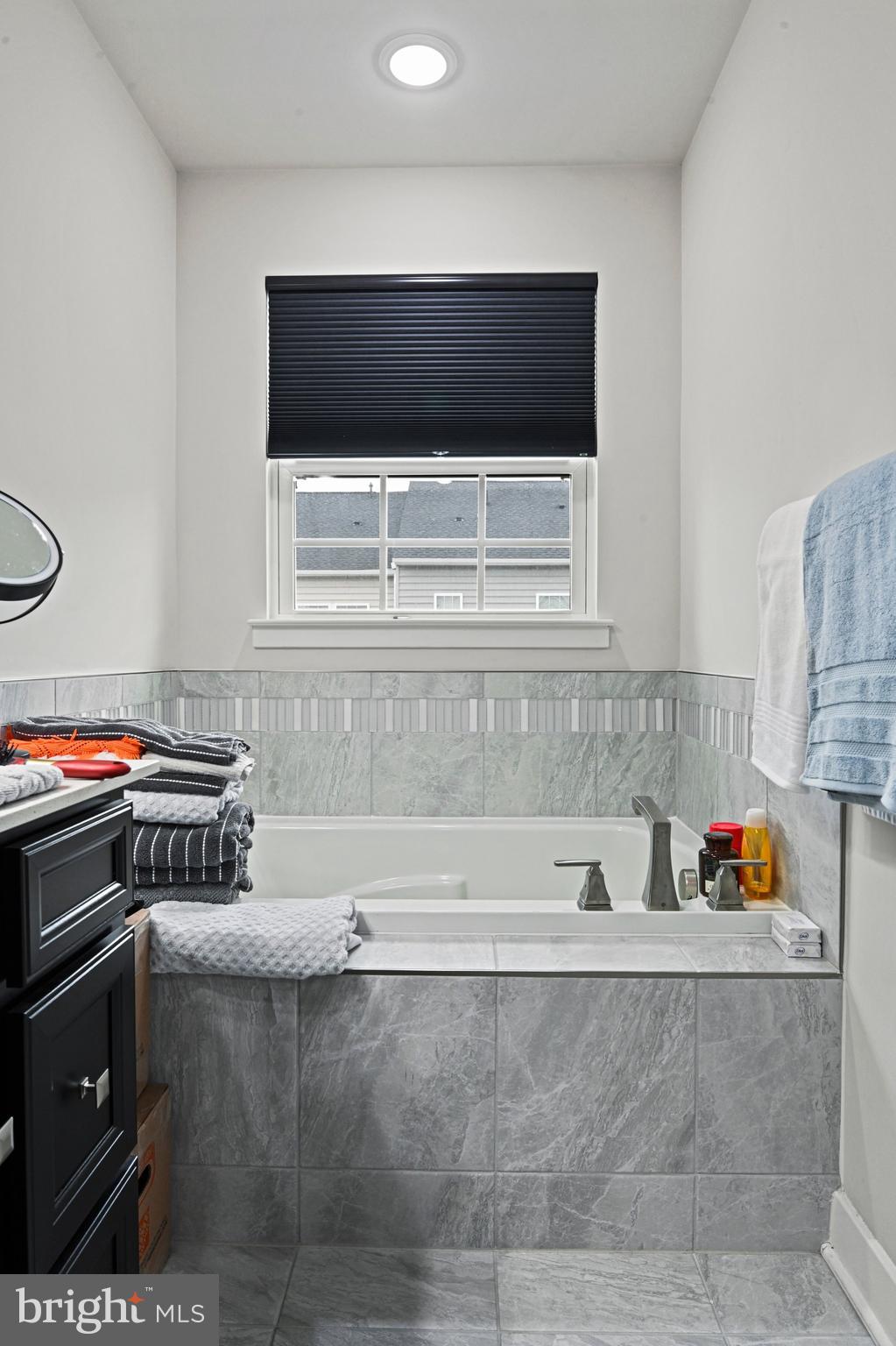 ARCOLA TOWN CENTER - Residential