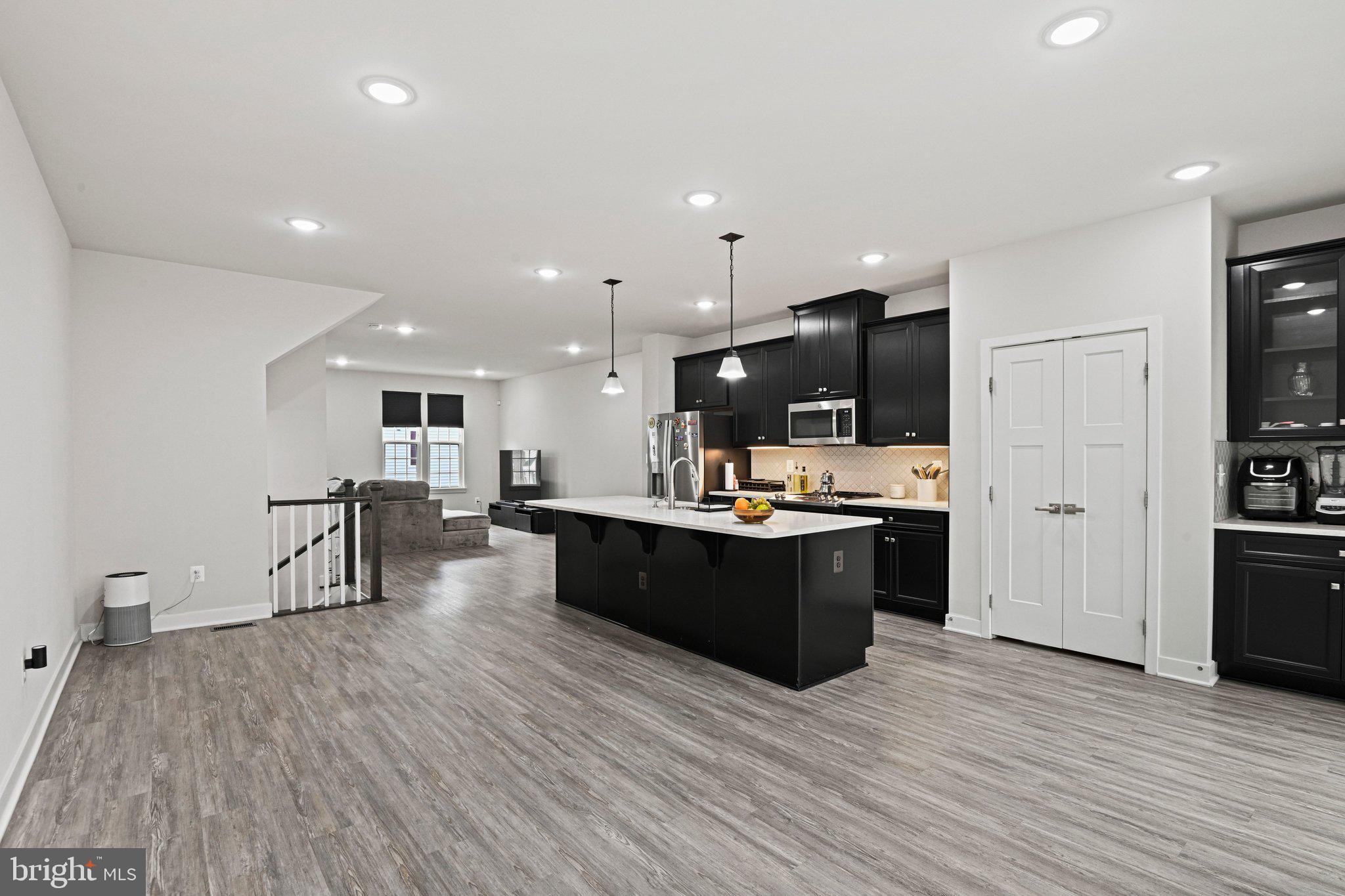 ARCOLA TOWN CENTER - Residential