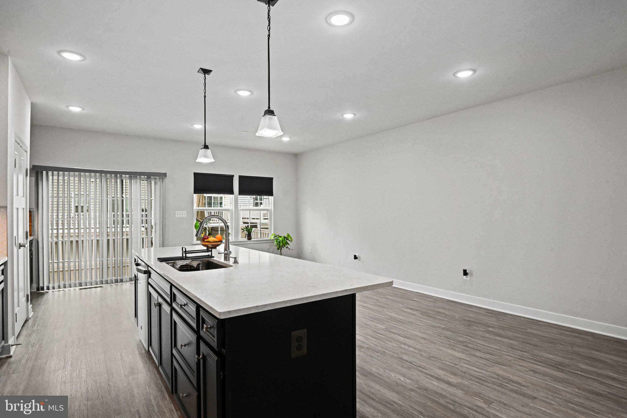 ARCOLA TOWN CENTER - Residential