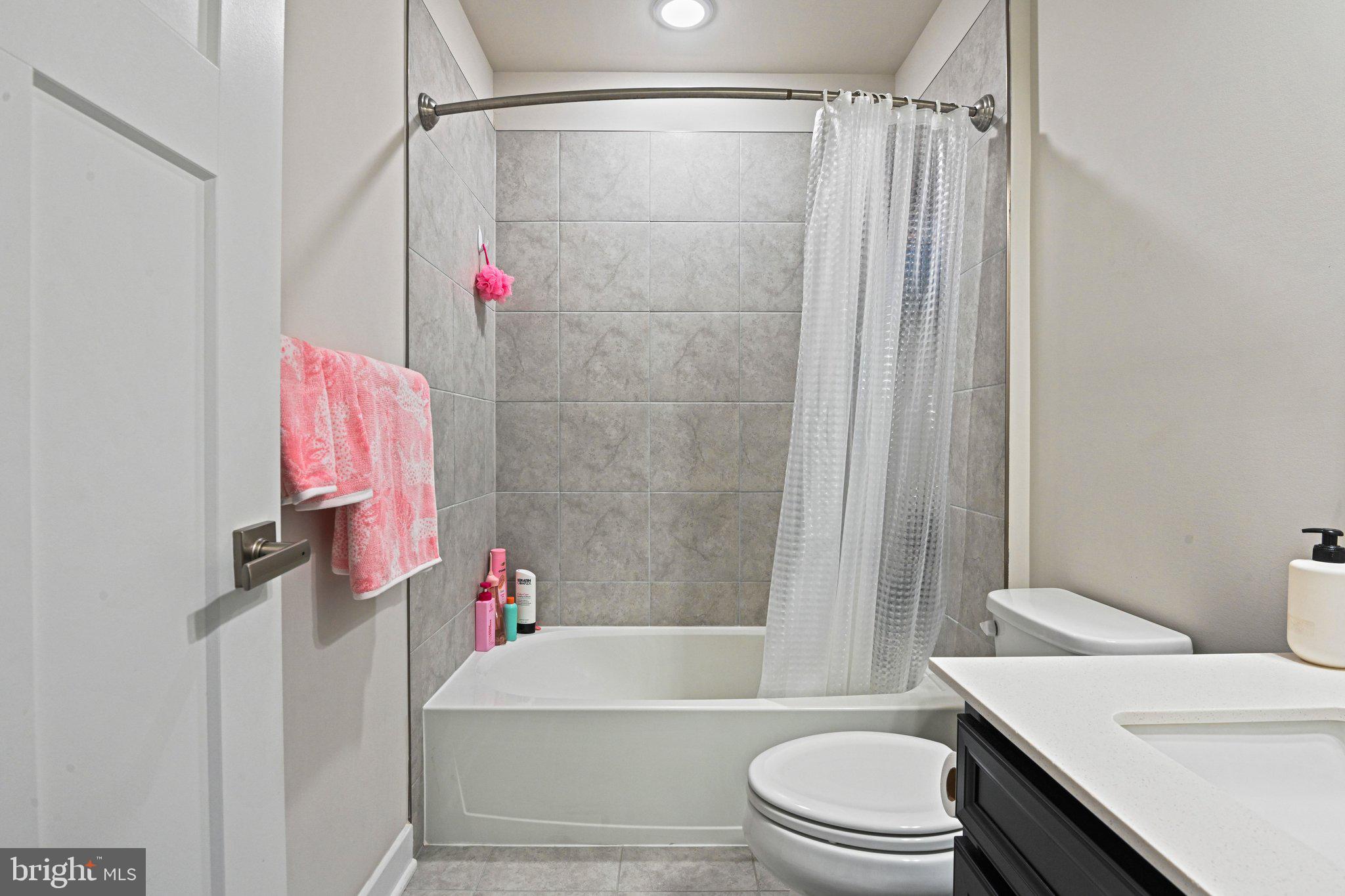 ARCOLA TOWN CENTER - Residential