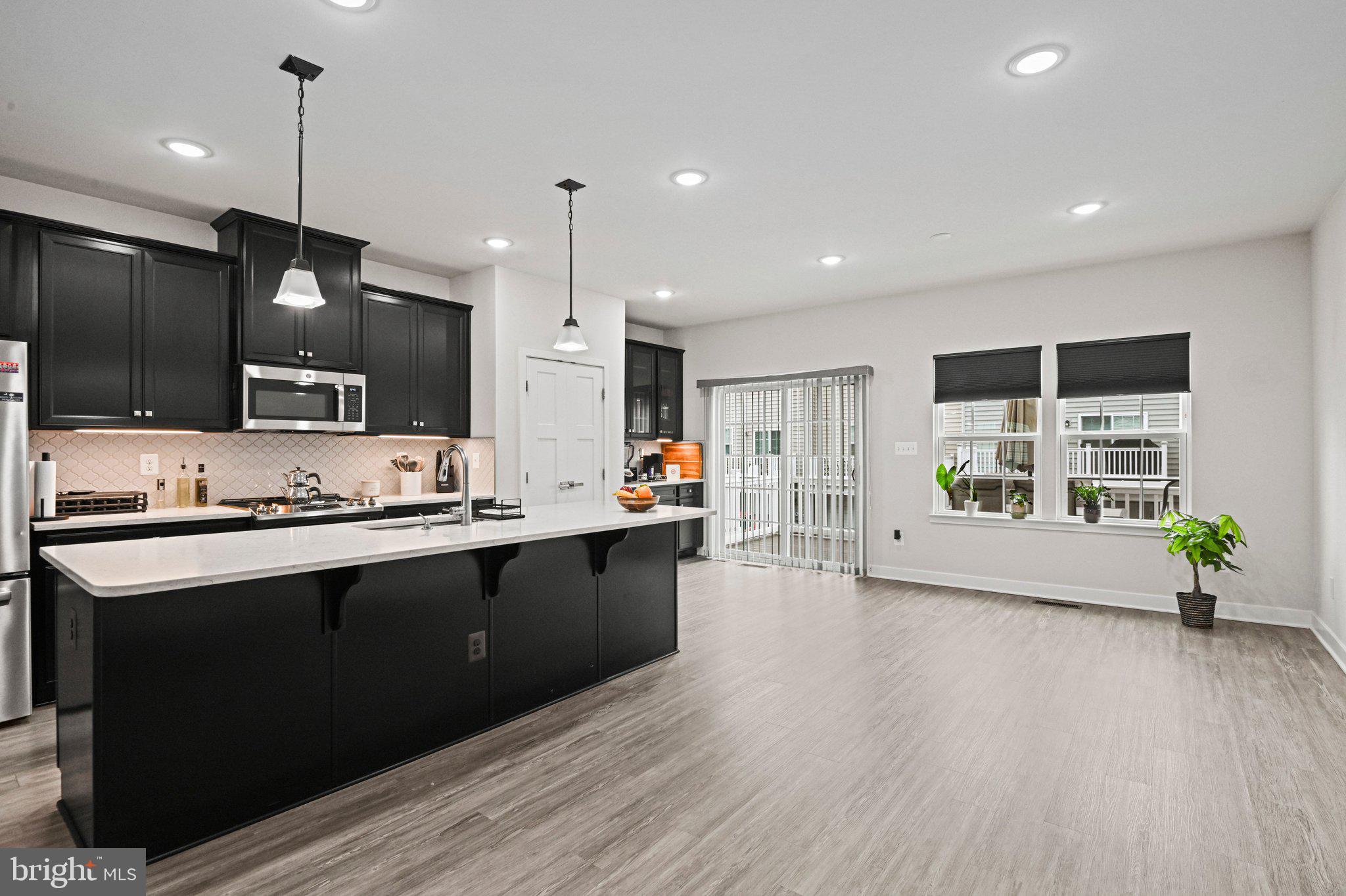 ARCOLA TOWN CENTER - Residential