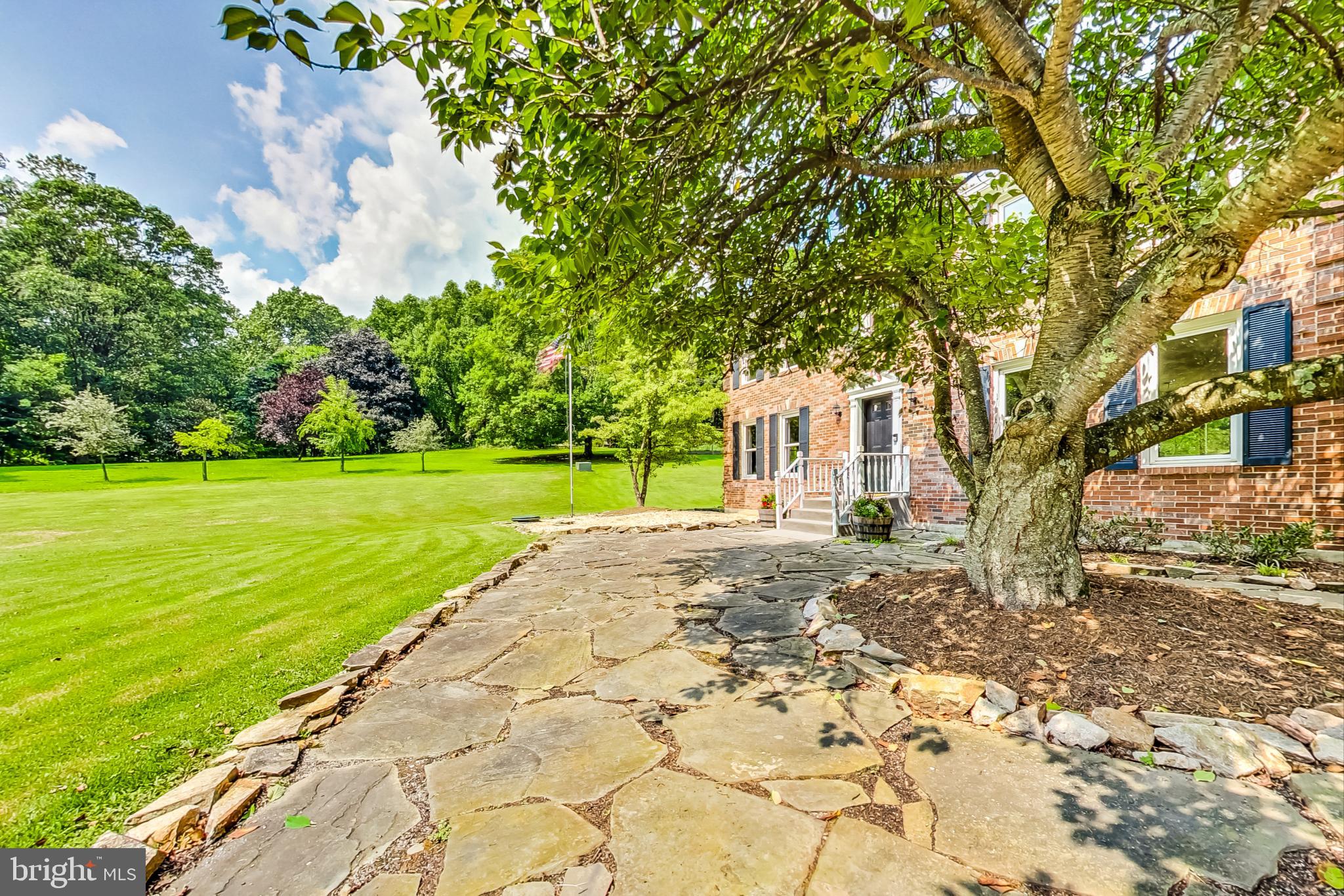 EAGLES LOFT - Residential