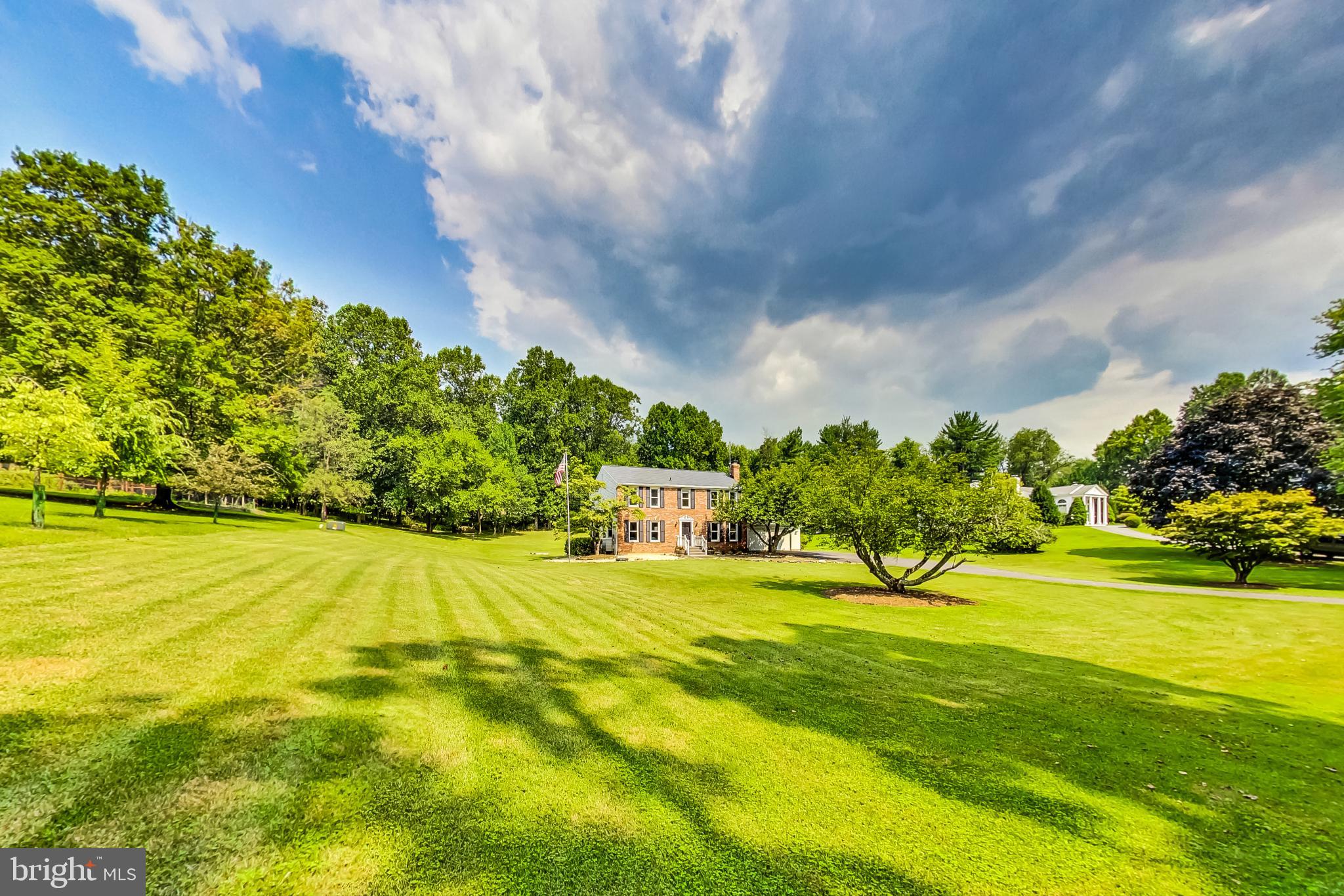 EAGLES LOFT - Residential