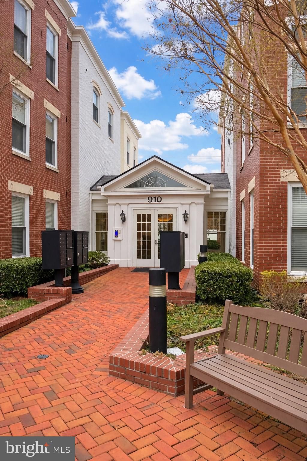 Photo of 910 Powhatan Street #304S, ALEXANDRIA, VA 22314 (MLS # VAAX2054280)