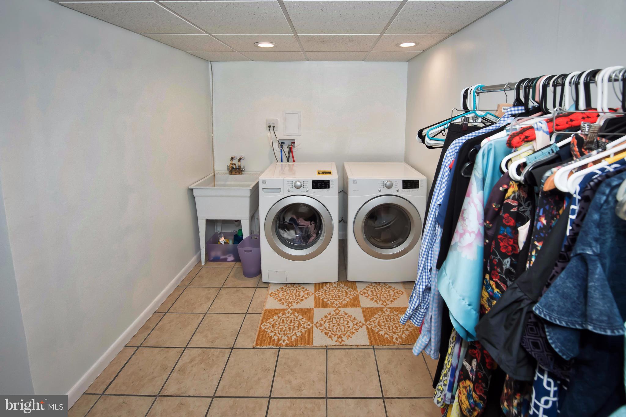 ORCHARD HILLS - Residential