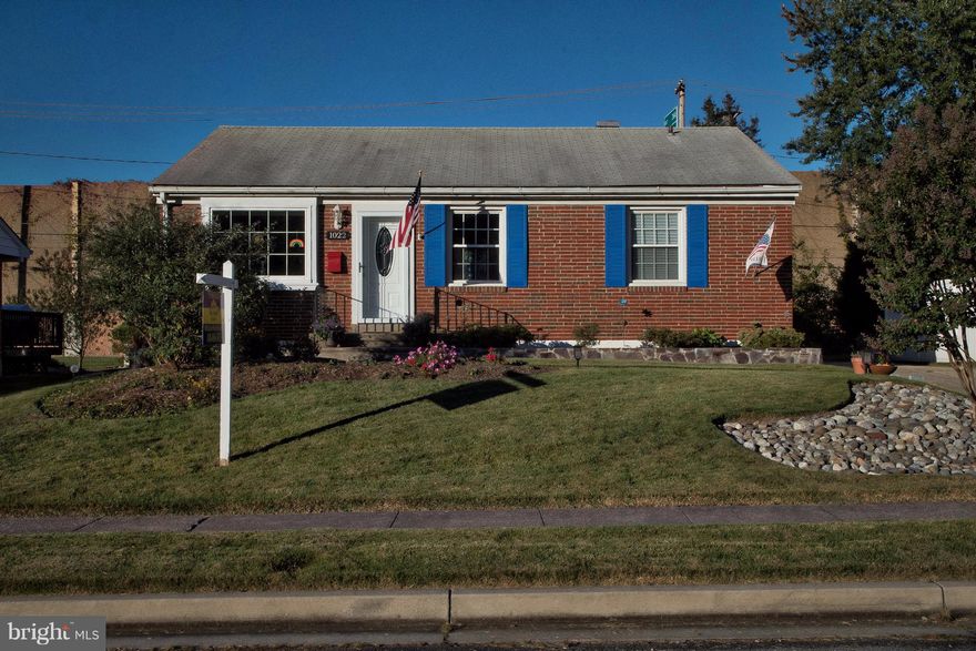Fully RENOVATED cozy rancher with complete kitchen, bathroom, and basement renovation, new front door and storm door, as of Summer 2017. All brick home on four sides, well insulated; thermal windows, stained glass lighting fixtures in kitchen and hall. Huge private yard naturally fenced with evergreen privacy shrubs. Highly sought after school district. Close to shopping and easy freeway access.