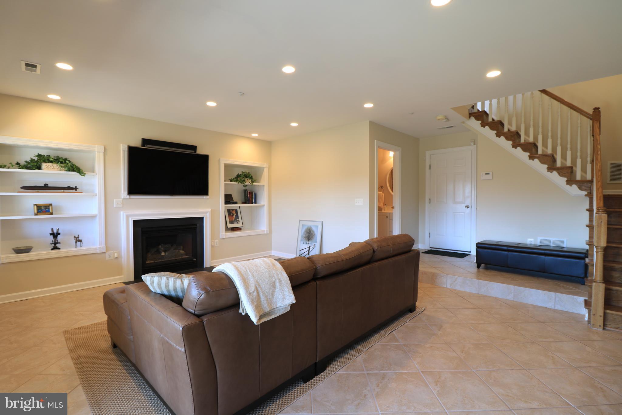 PINEY GLEN VILLAGE - Residential Lease