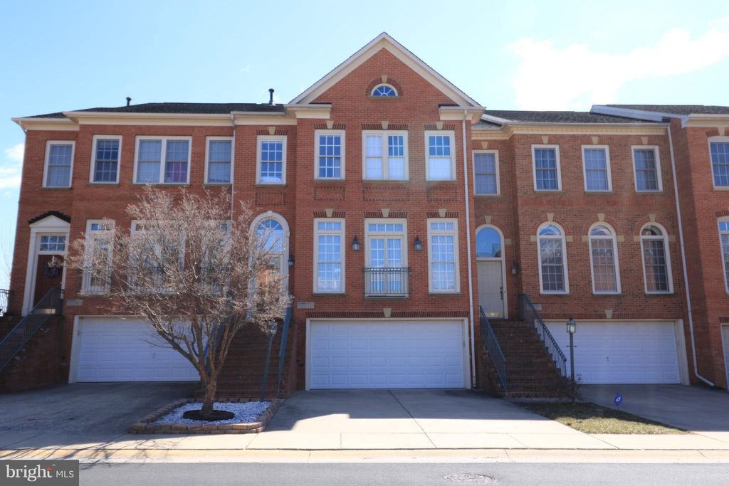 Photo of 13539 Flowerfield Drive, POTOMAC, MD 20854 (MLS # MDMC2206708)