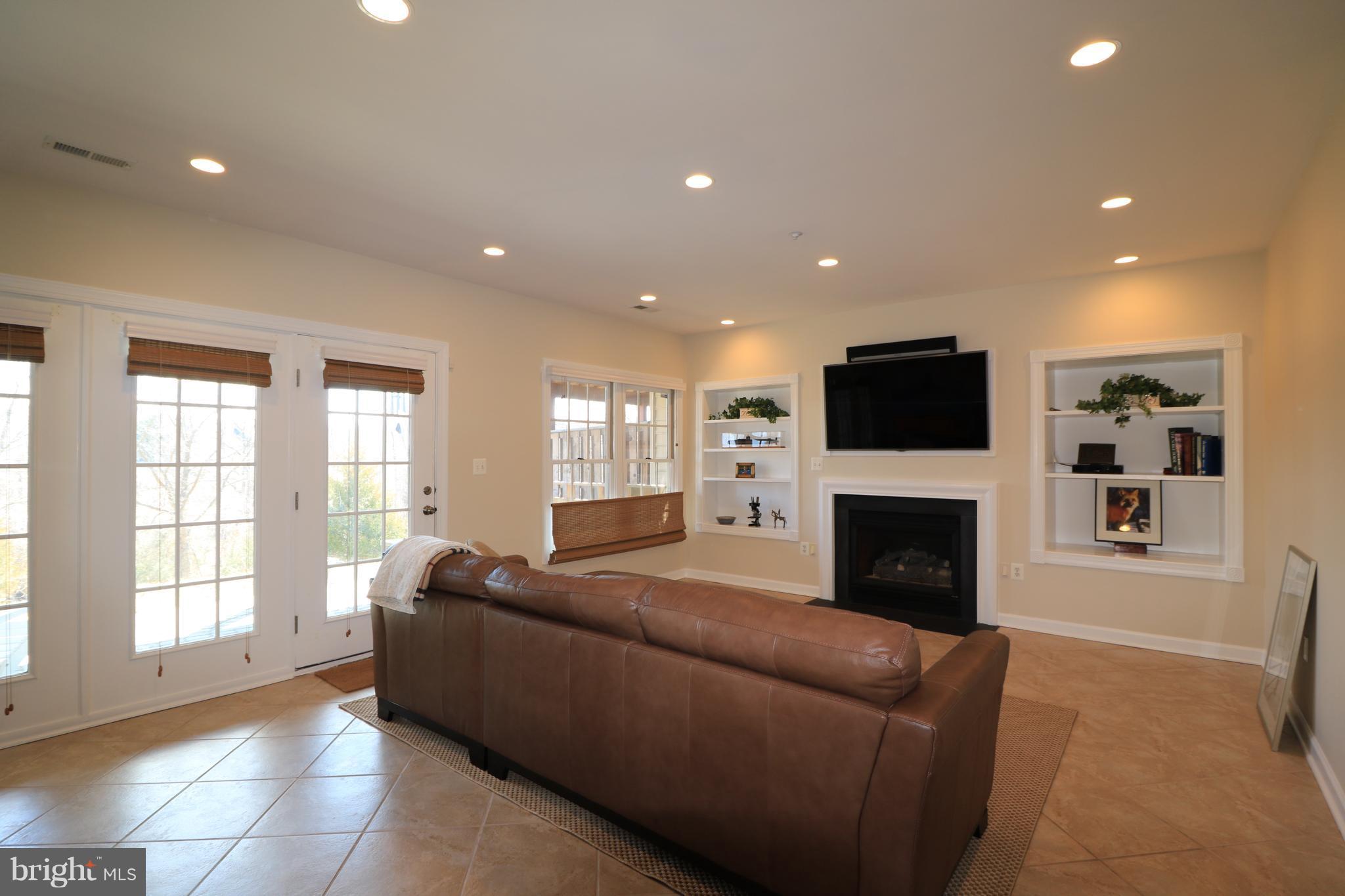 PINEY GLEN VILLAGE - Residential Lease