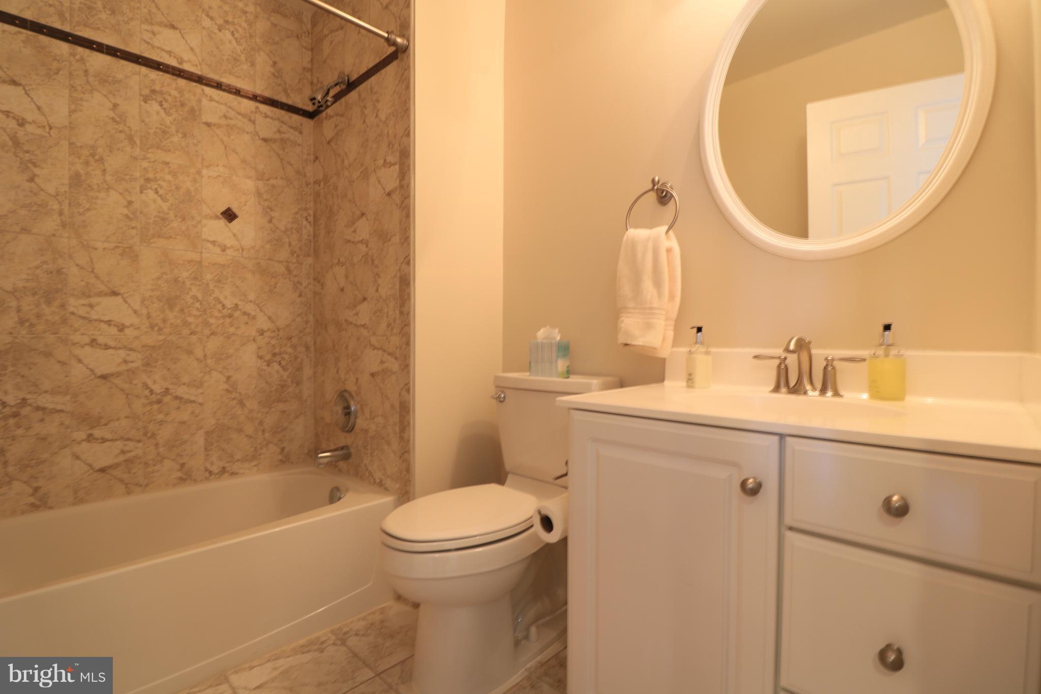 PINEY GLEN VILLAGE - Residential Lease