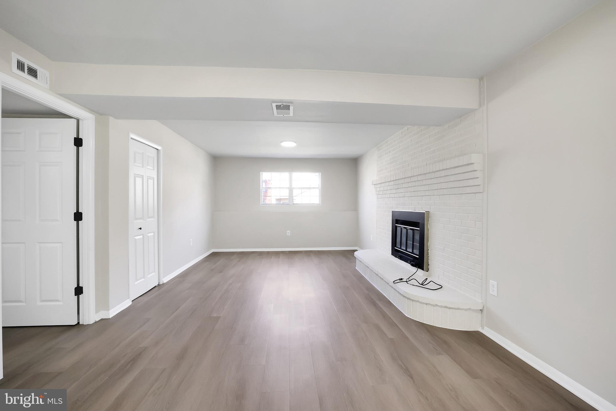 CROFTON VILLAGE - Residential