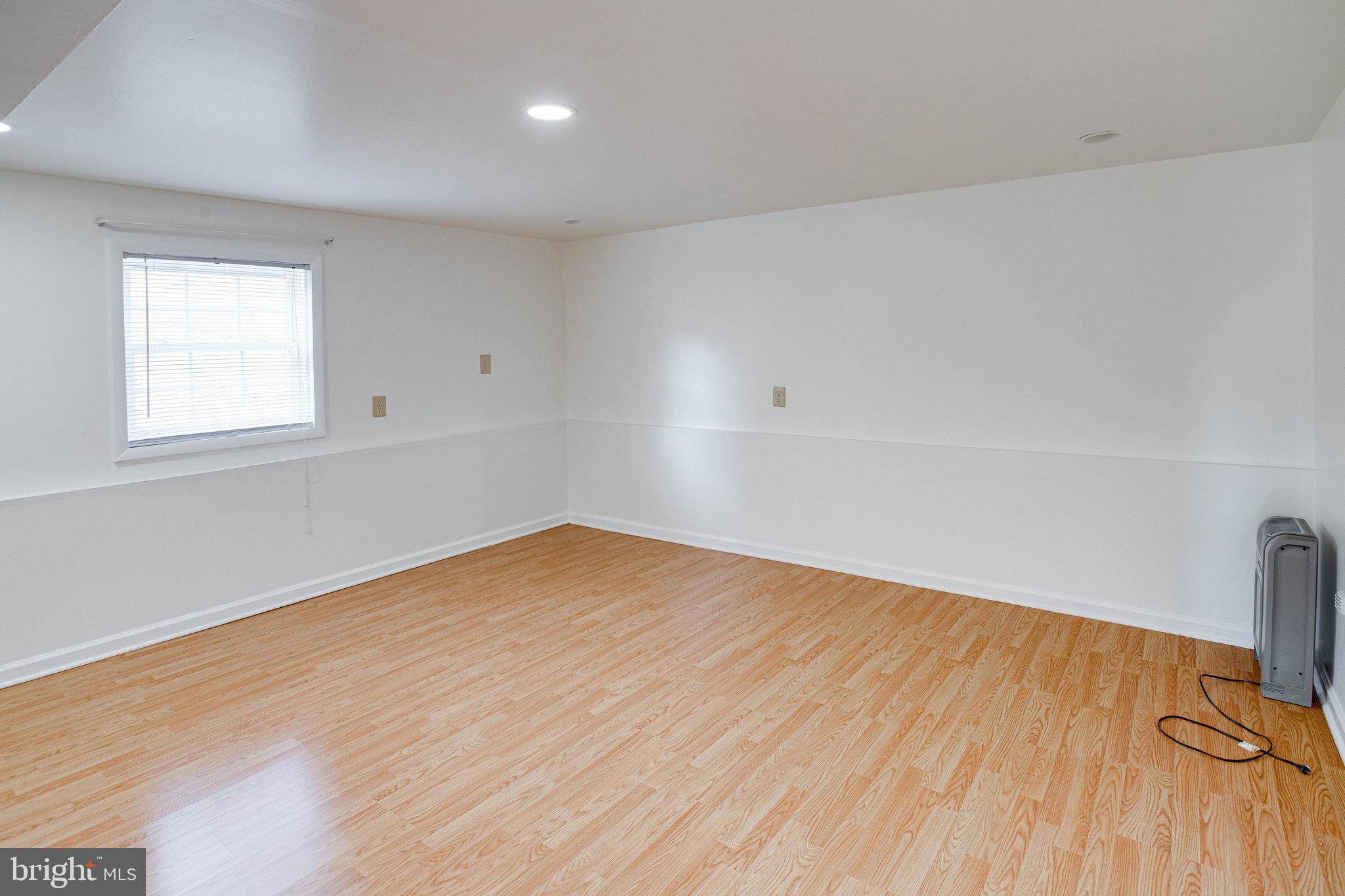 DALE CITY - Residential Lease