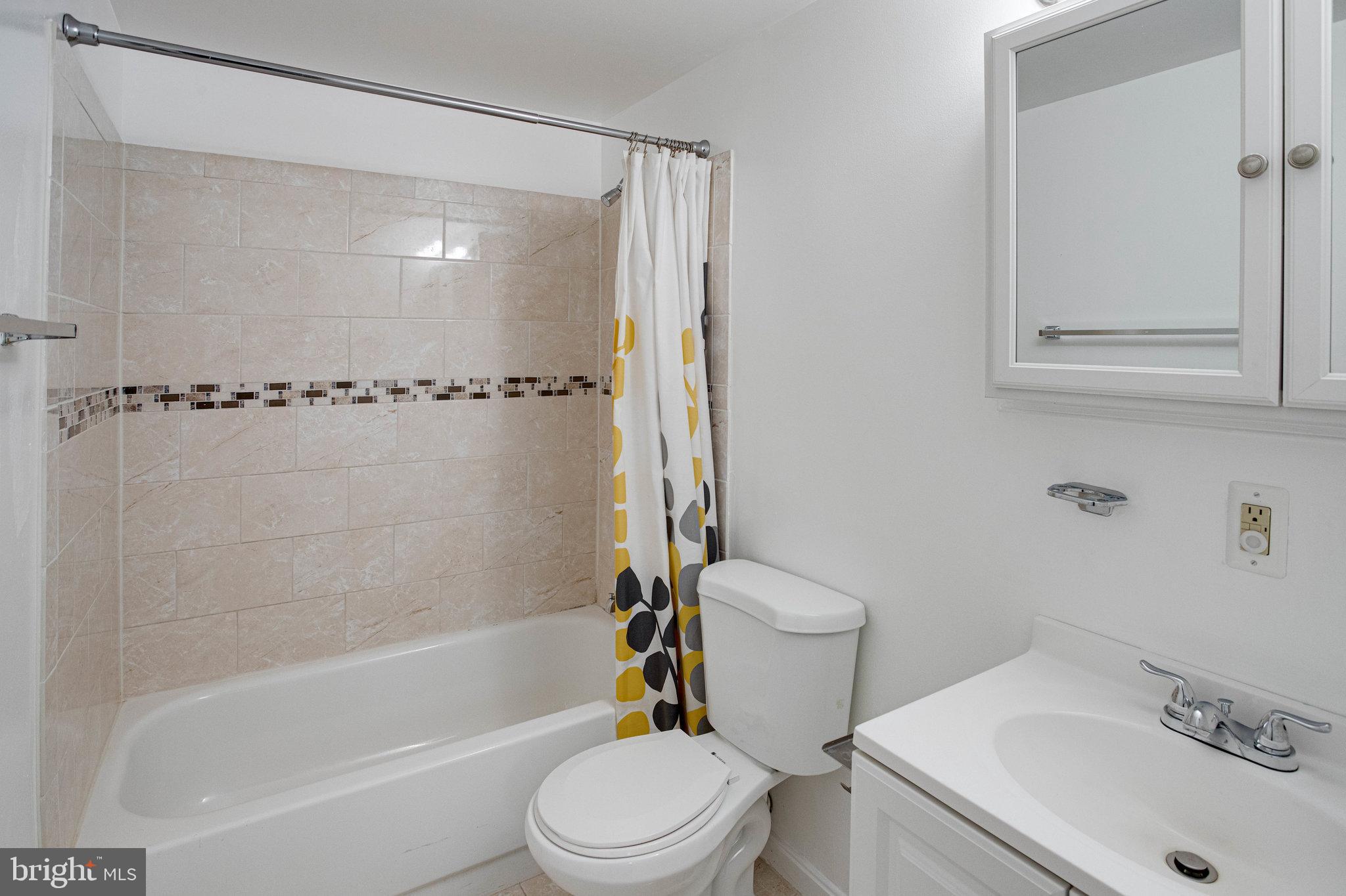 DALE CITY - Residential Lease