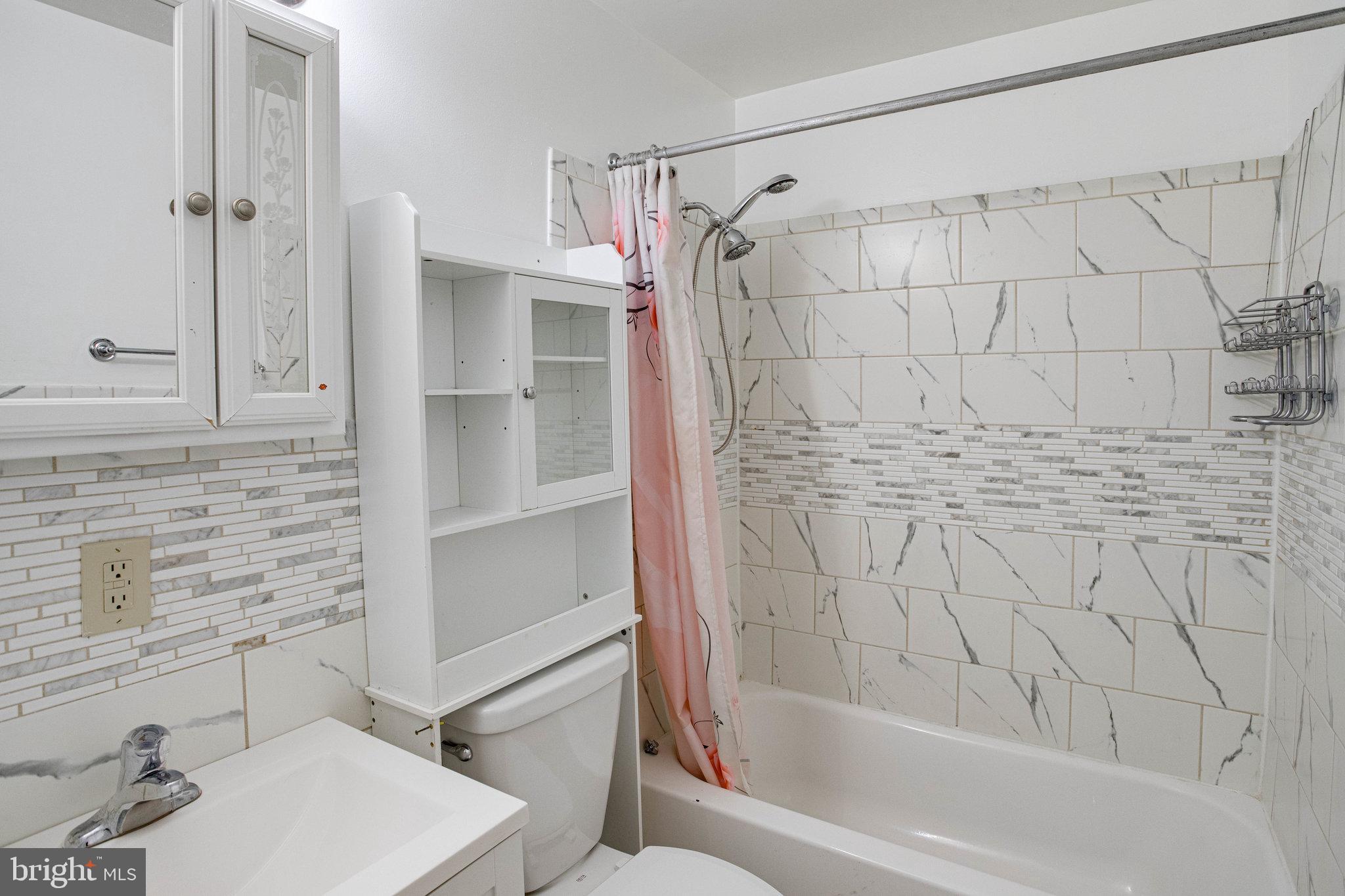 DALE CITY - Residential Lease