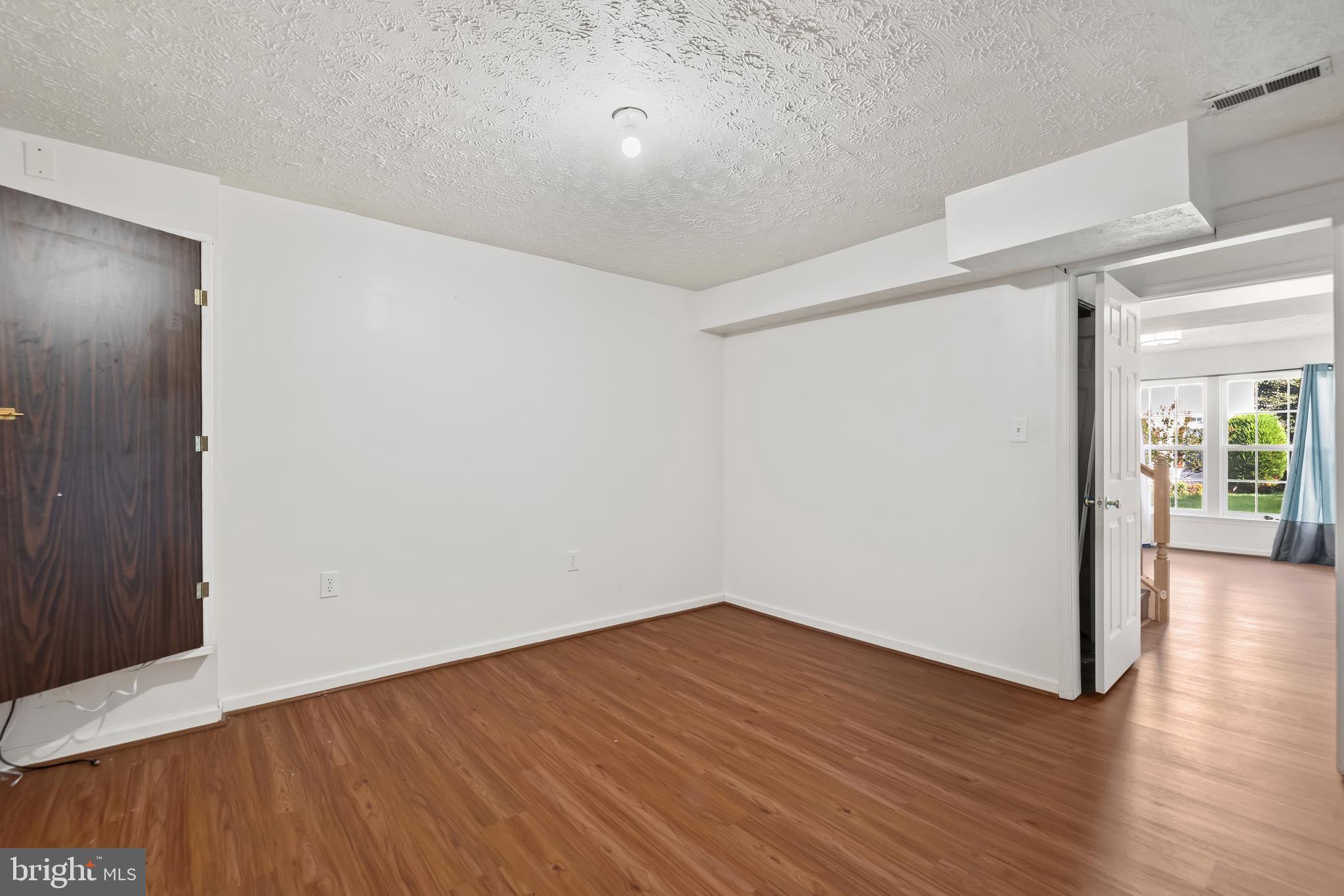 RUSSETT - Residential Lease