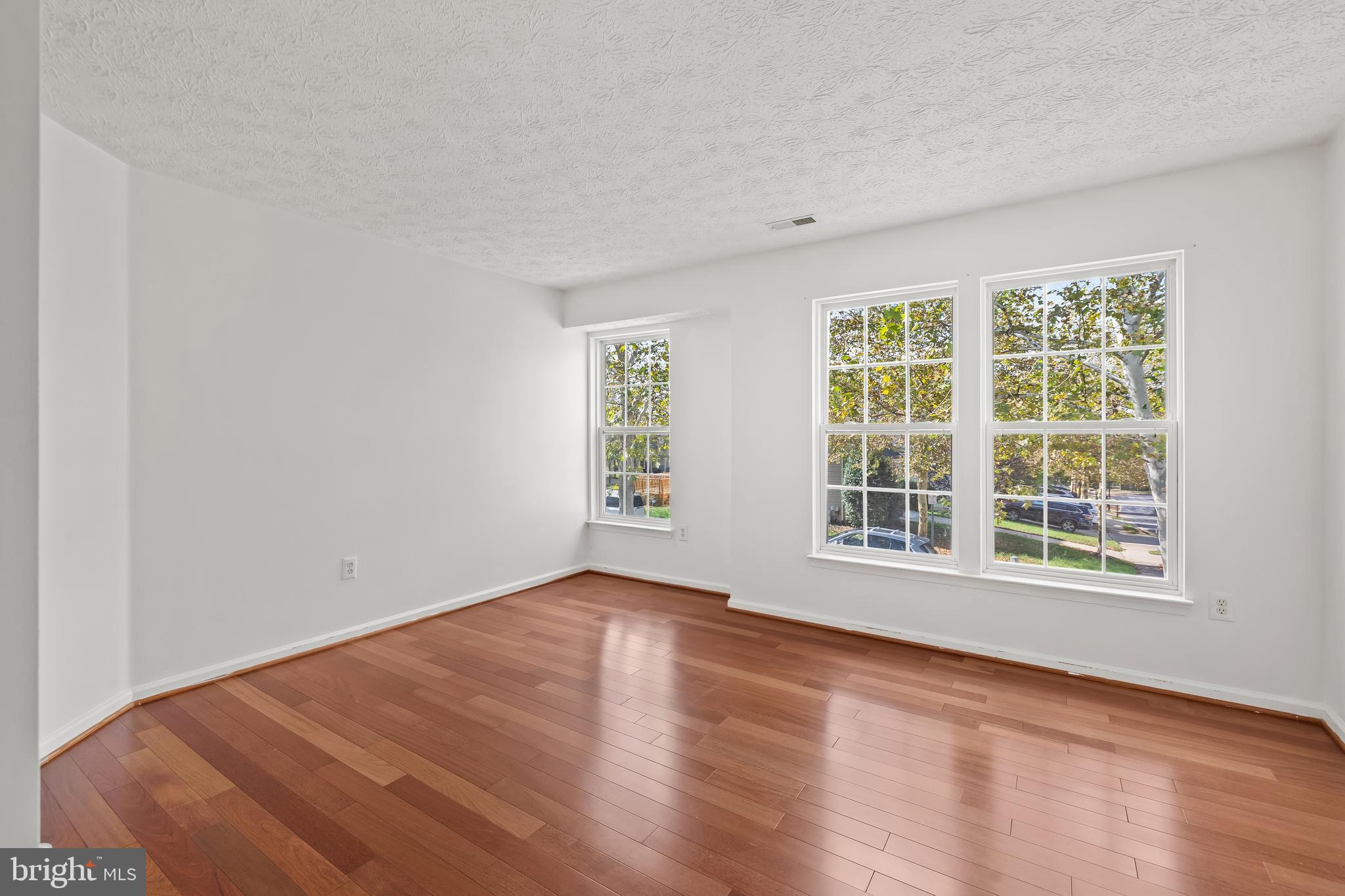 RUSSETT - Residential Lease