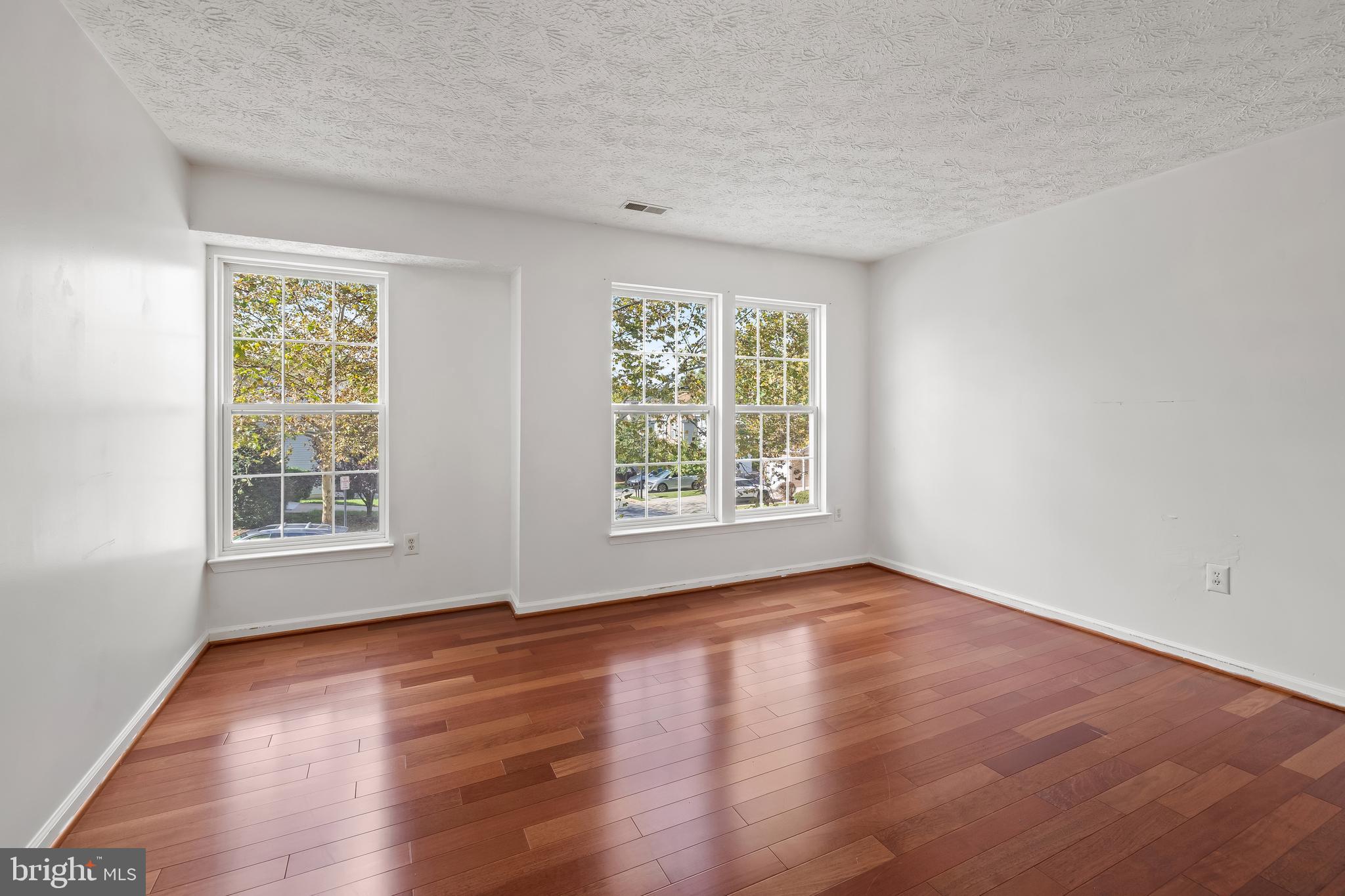 RUSSETT - Residential Lease