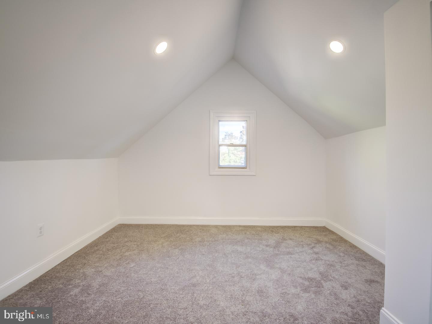 EAST COLUMBIA - Residential