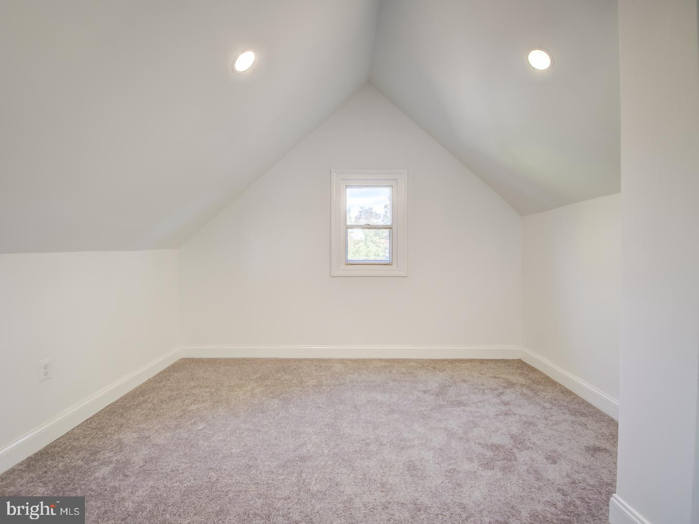 EAST COLUMBIA - Residential