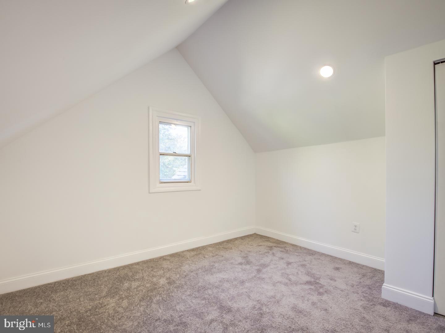 EAST COLUMBIA - Residential