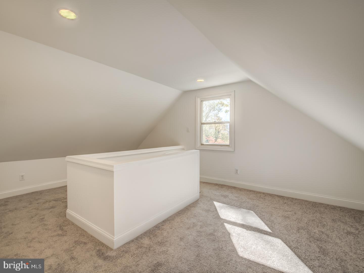 EAST COLUMBIA - Residential