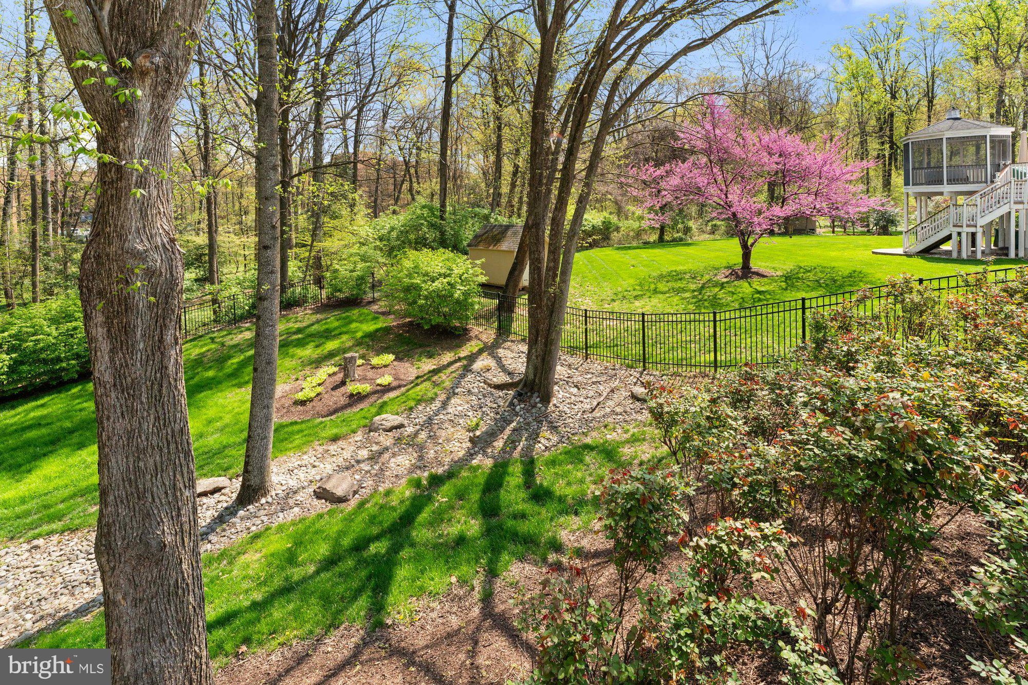 ASHGROVE WOODS - Residential