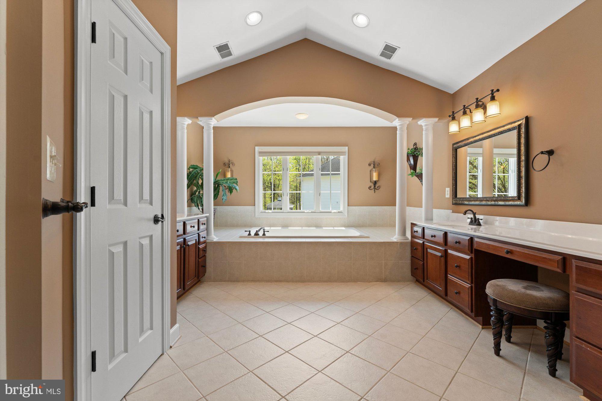 ASHGROVE WOODS - Residential