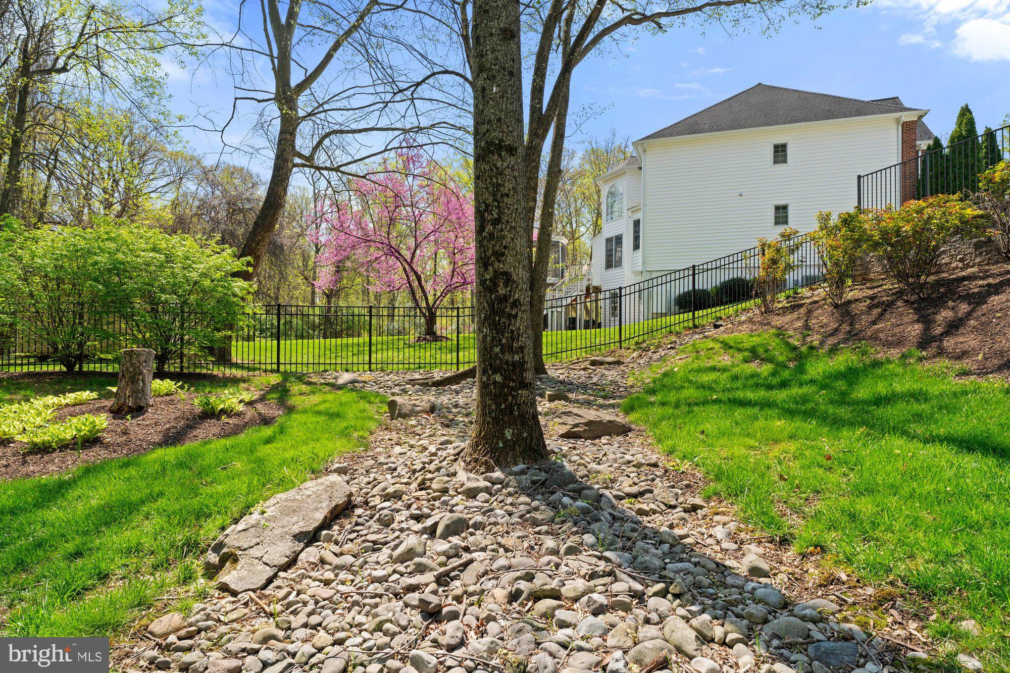 ASHGROVE WOODS - Residential