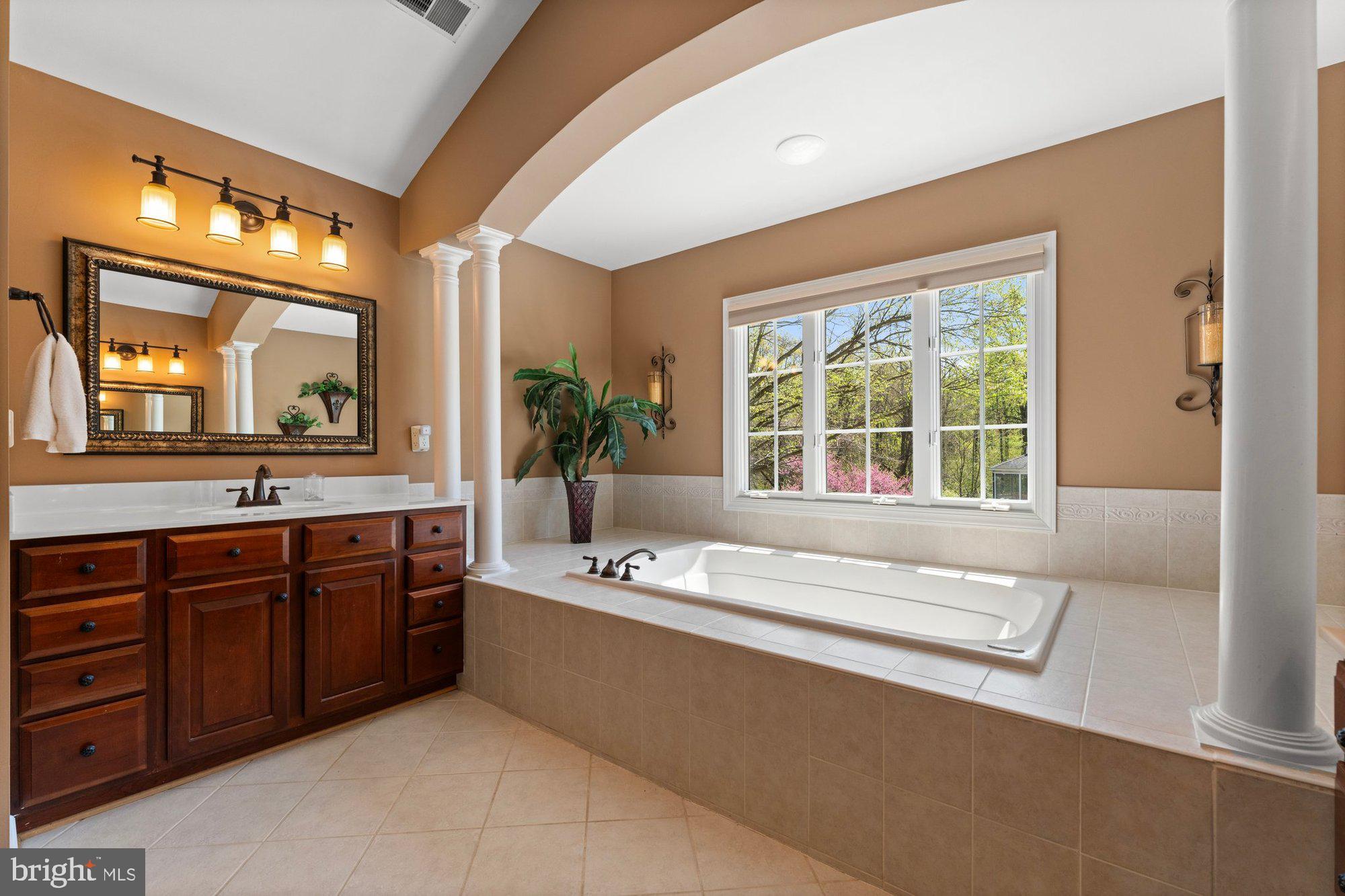 ASHGROVE WOODS - Residential