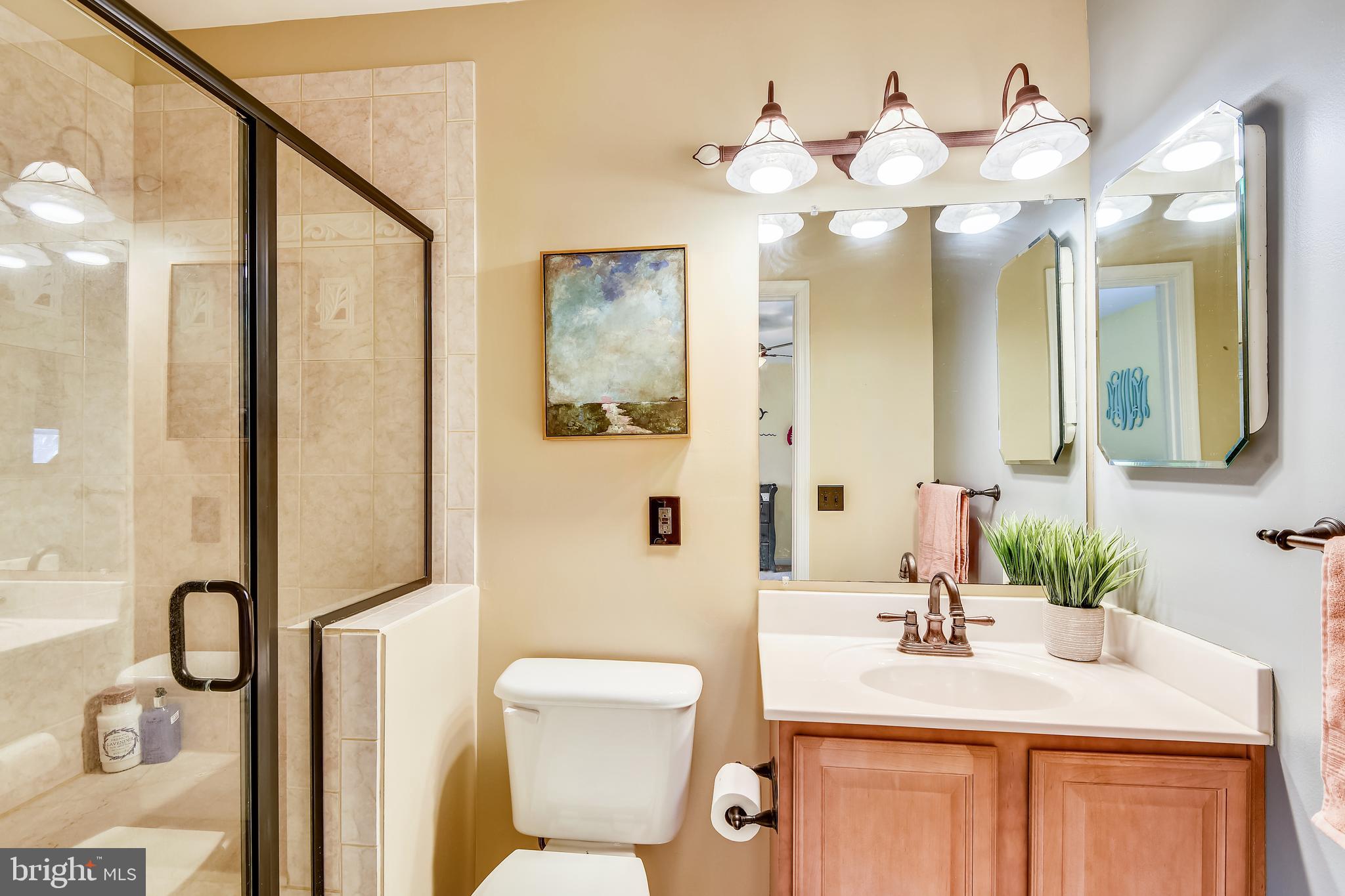 WOODLAND BEACH - Residential