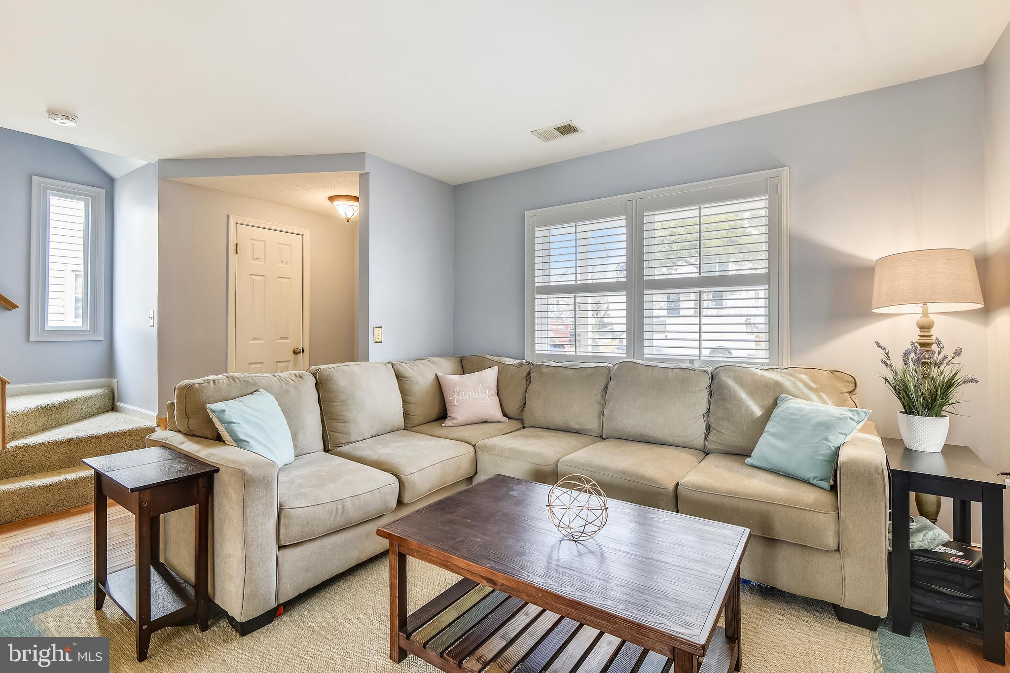 WOODLAND BEACH - Residential