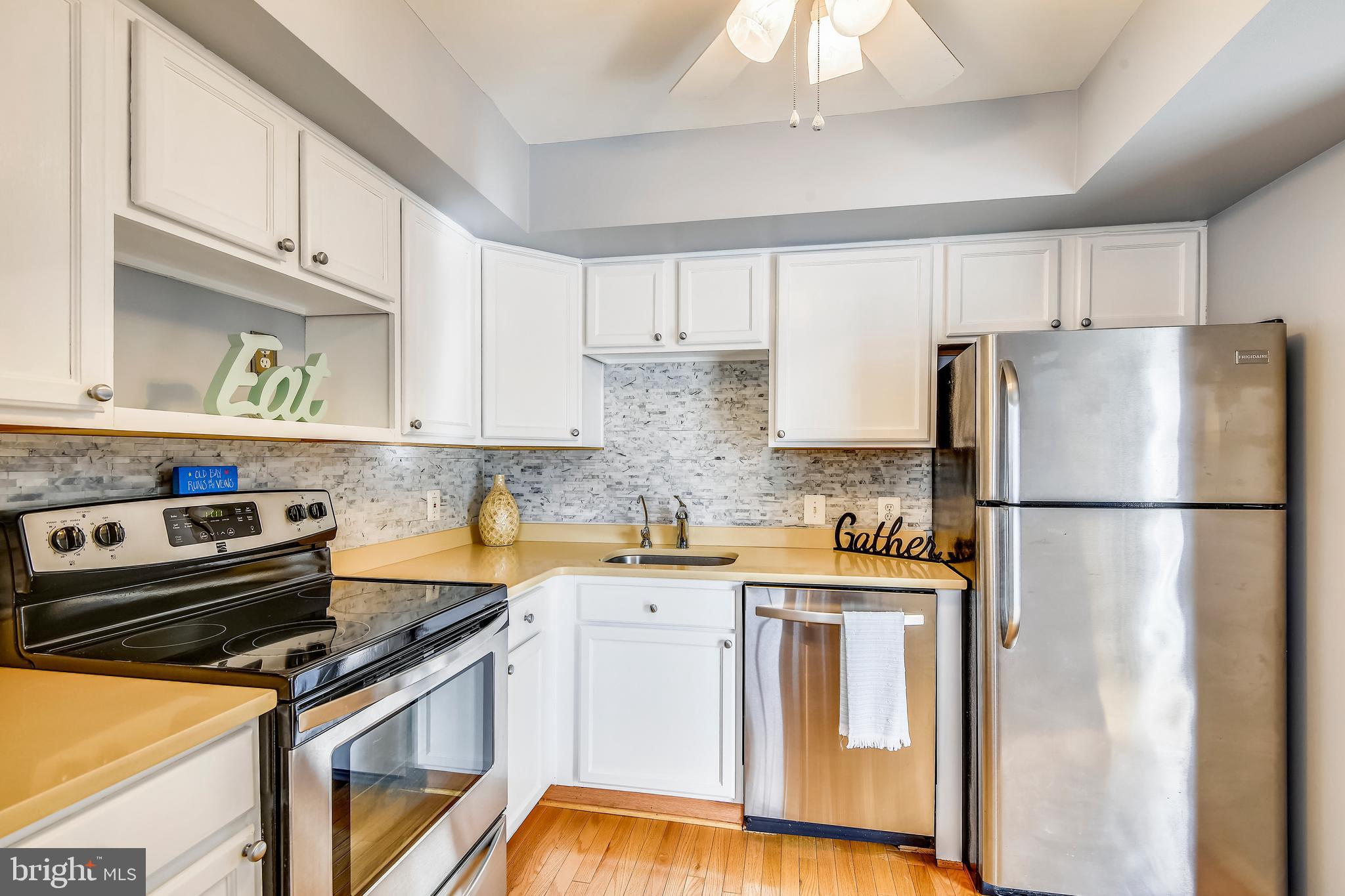 WOODLAND BEACH - Residential