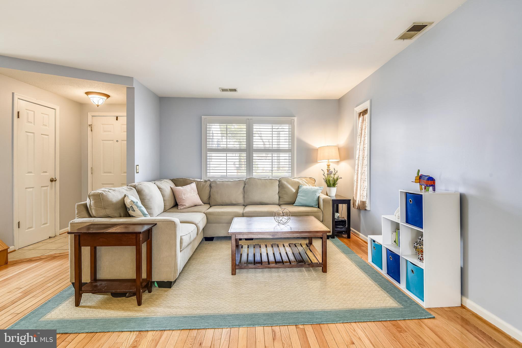 WOODLAND BEACH - Residential