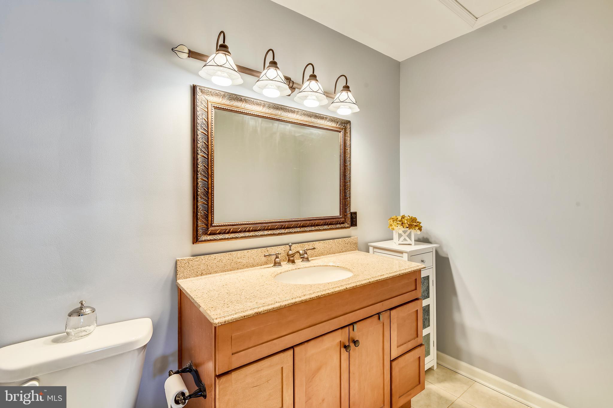 WOODLAND BEACH - Residential