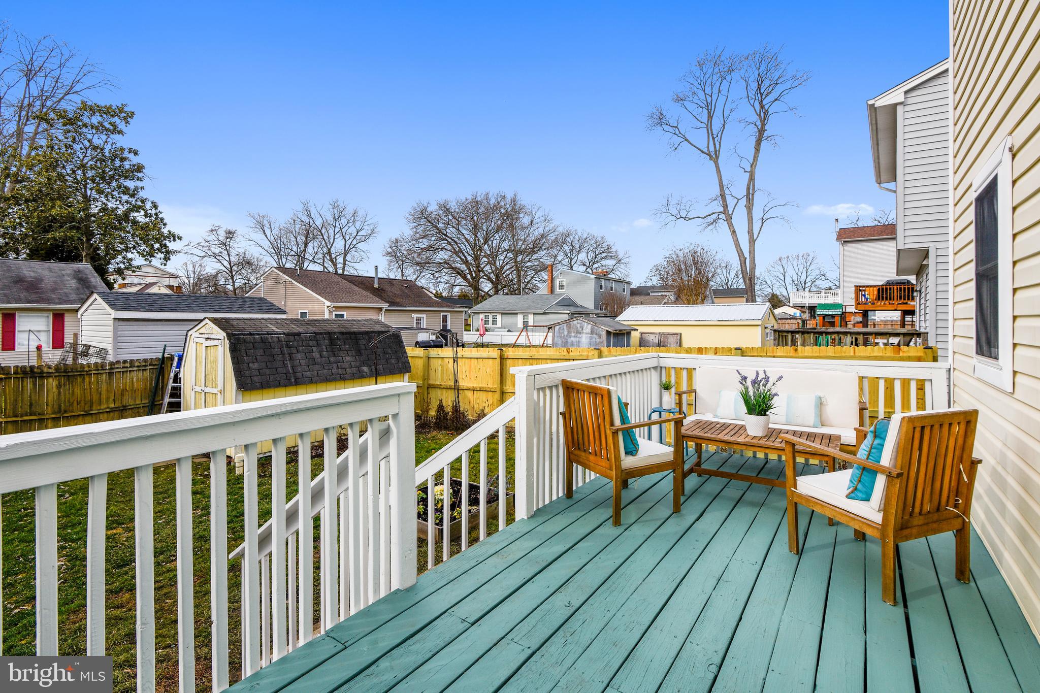 WOODLAND BEACH - Residential