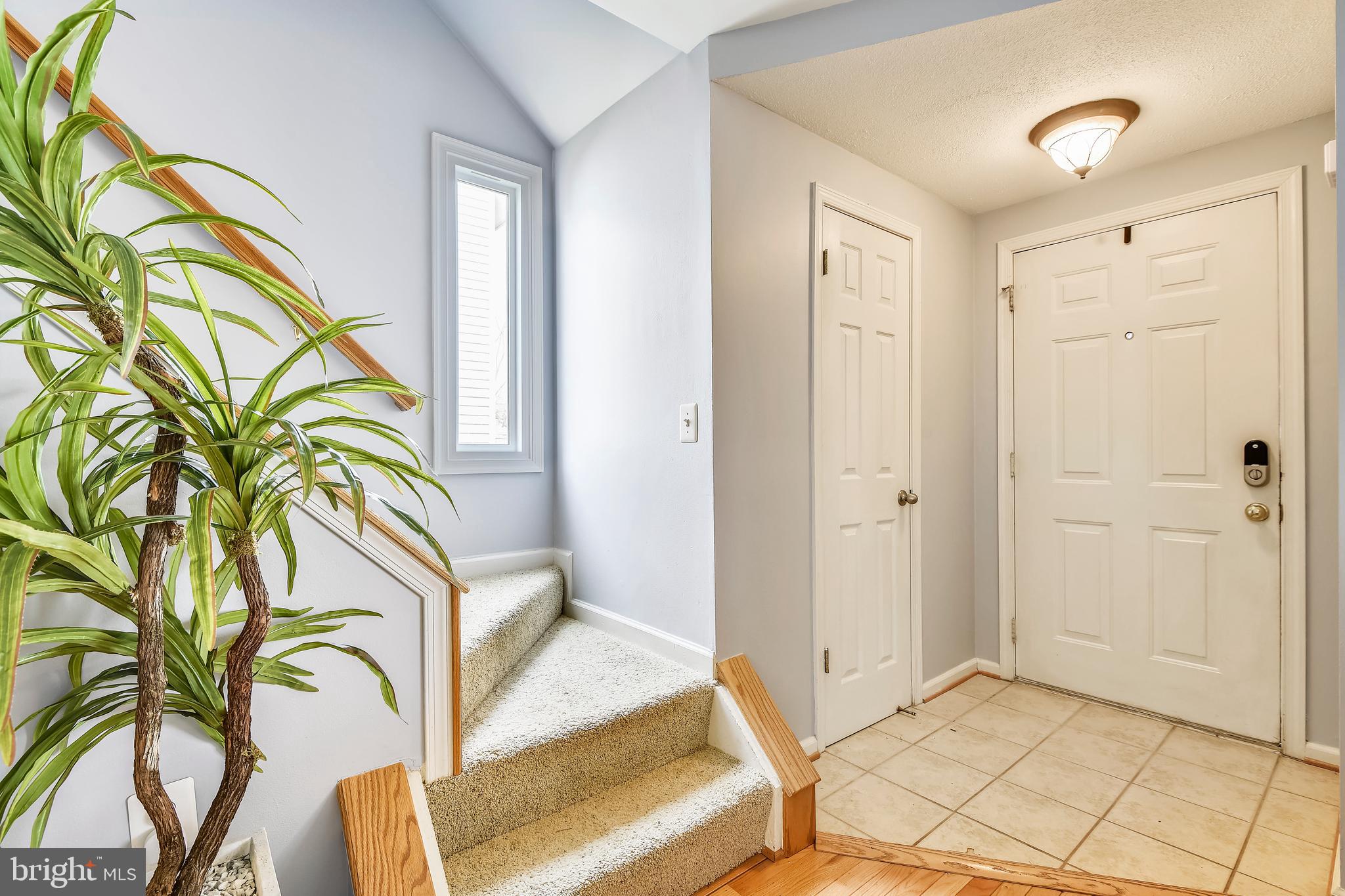 WOODLAND BEACH - Residential