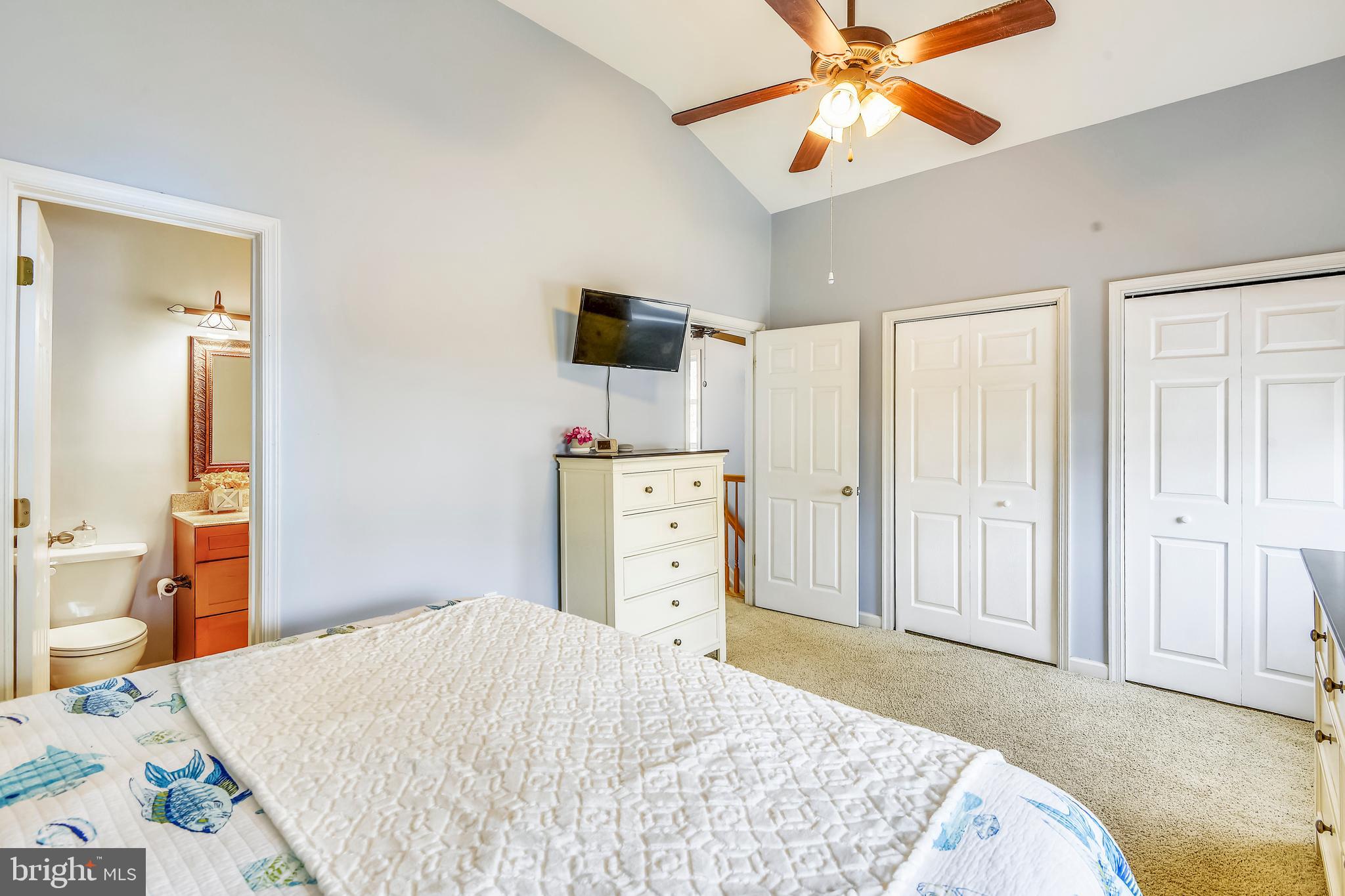 WOODLAND BEACH - Residential