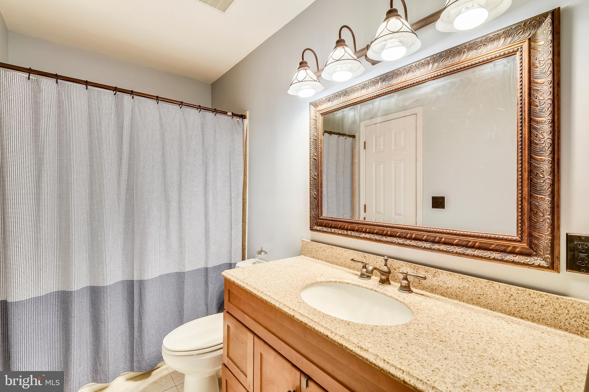 WOODLAND BEACH - Residential