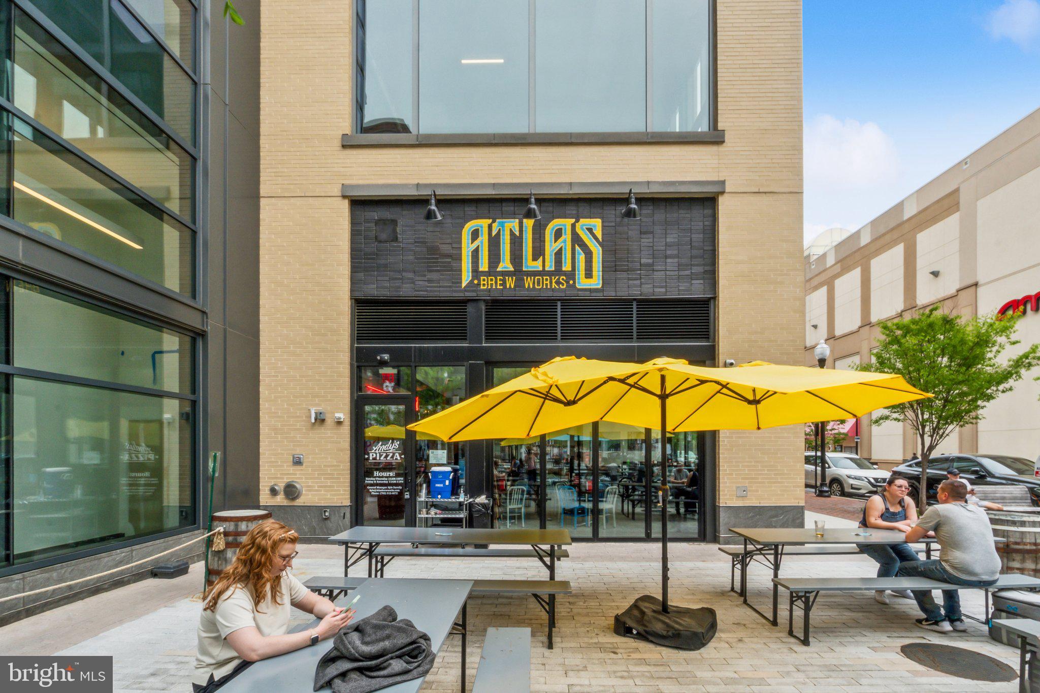 EISENHOWER SQUARE - Residential