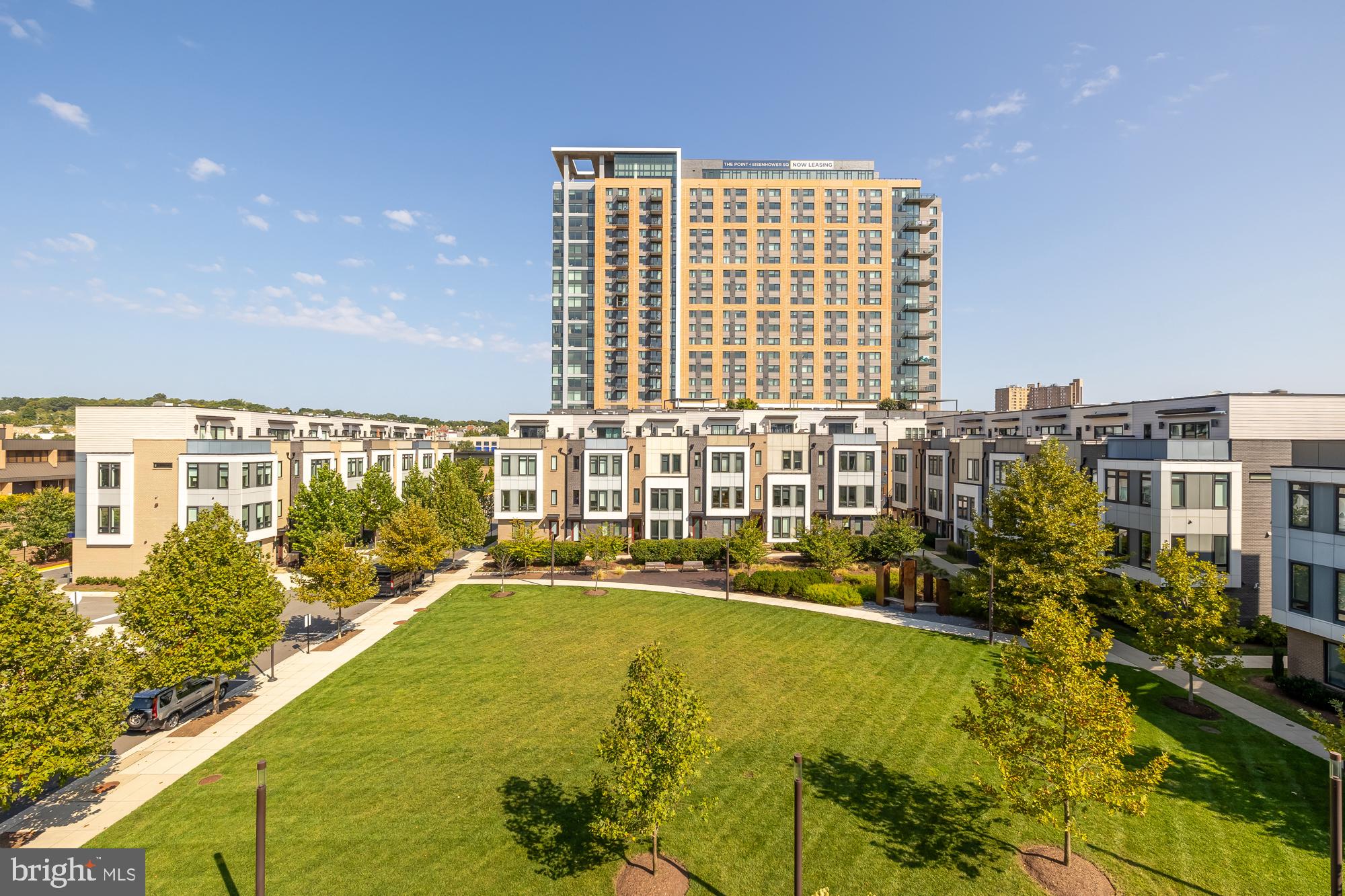 EISENHOWER SQUARE - Residential