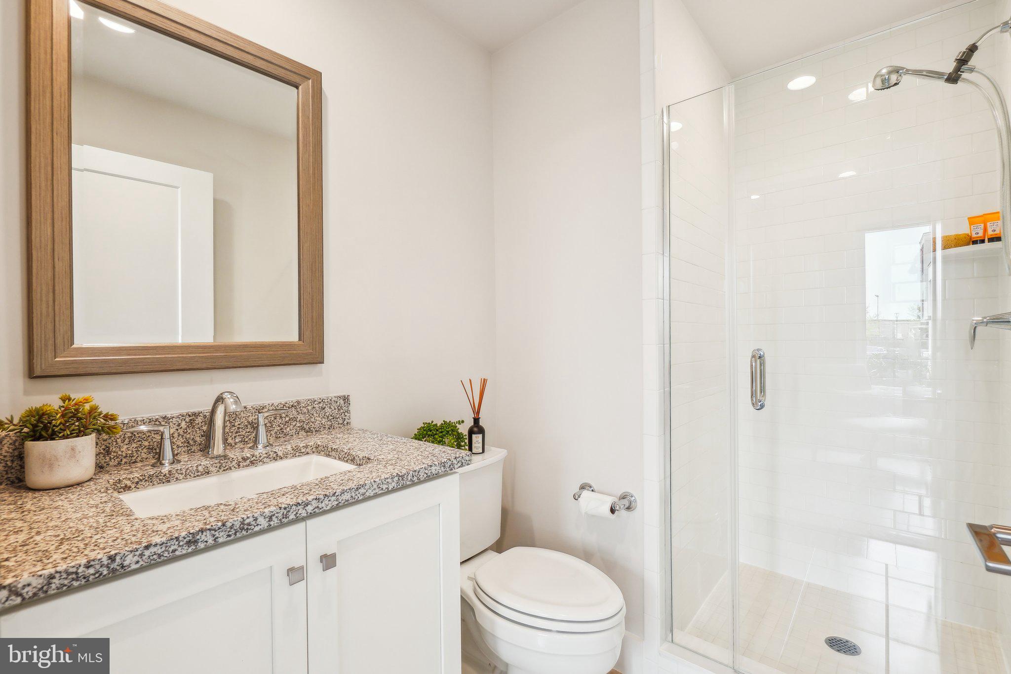 EISENHOWER SQUARE - Residential