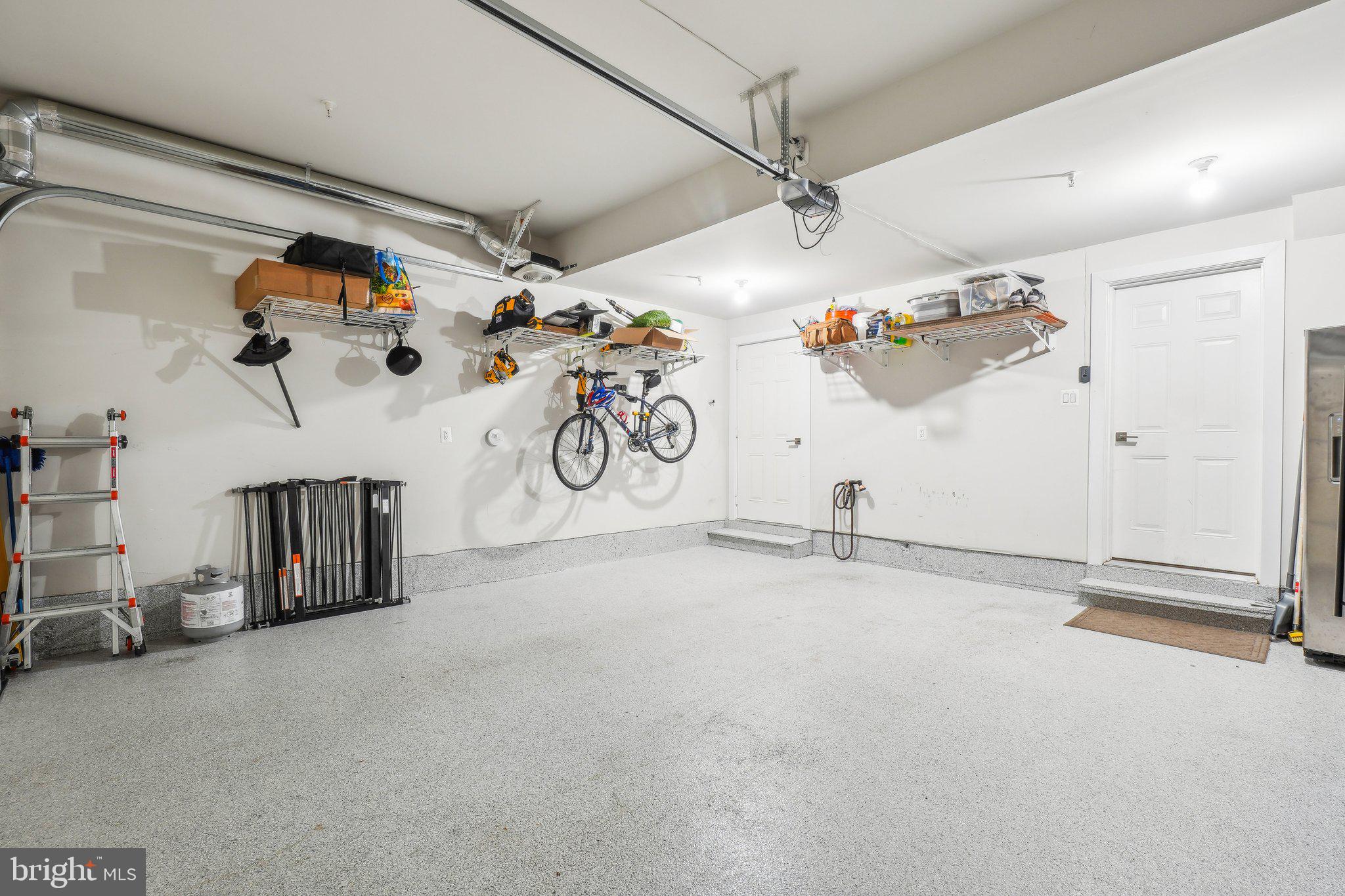 EISENHOWER SQUARE - Residential